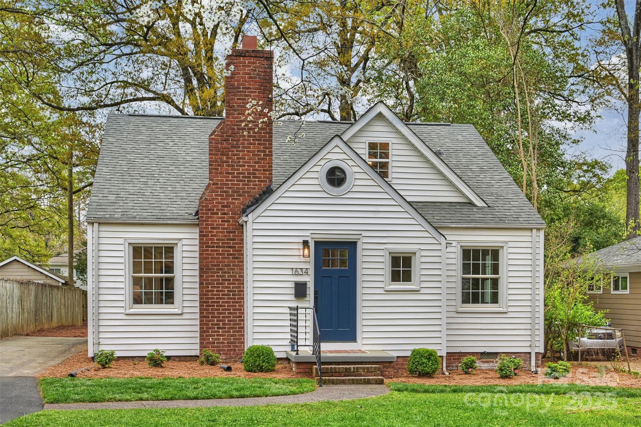 1634 Chatham Avenue Property Photo