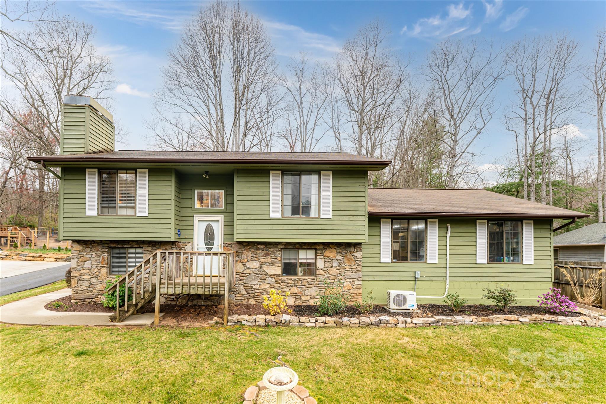 1 Parkway Loop Property Photo