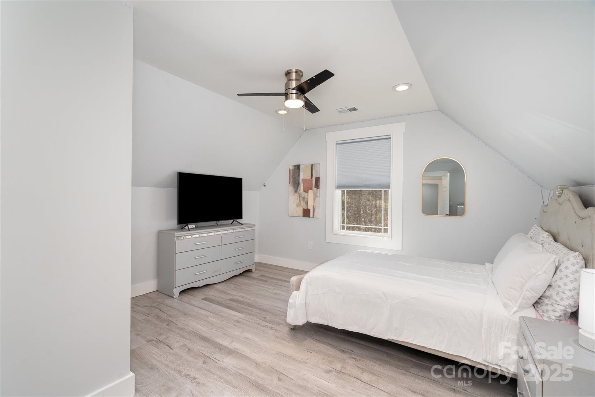 2645 Watts Avenue Property Photo 23
