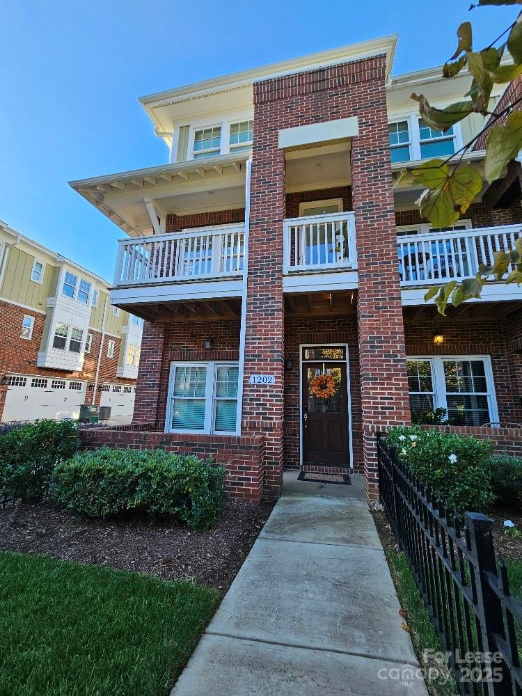 1202 Macomb Place Property Photo