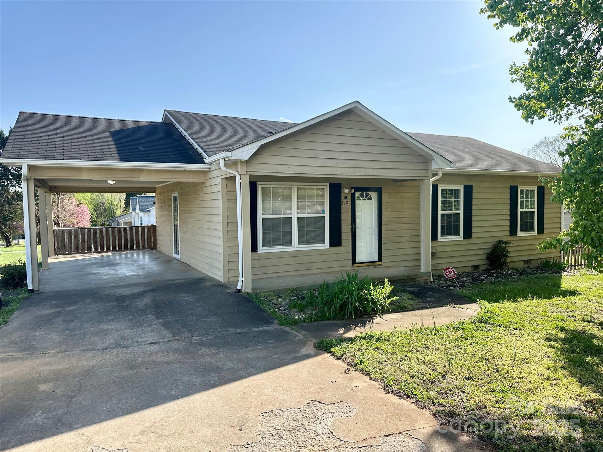 3201 Smokey Lane Property Photo