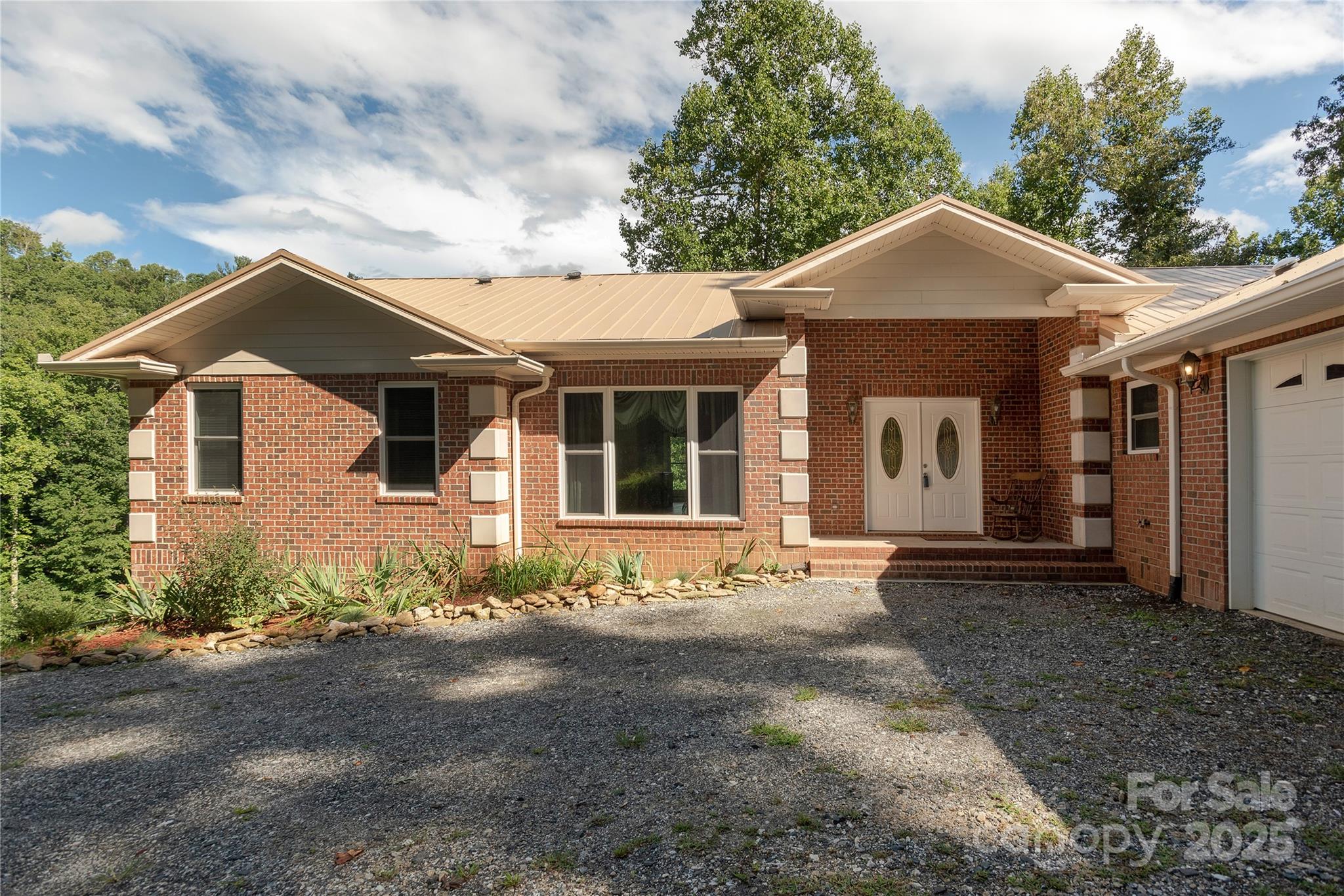 145 Frankie Lane Property Photo