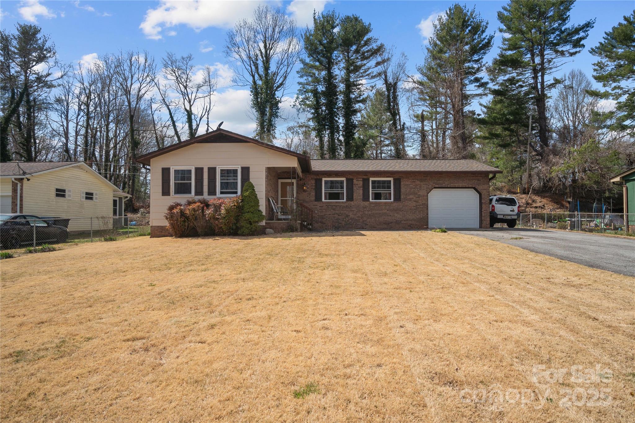121 Upward Acres Street Property Photo