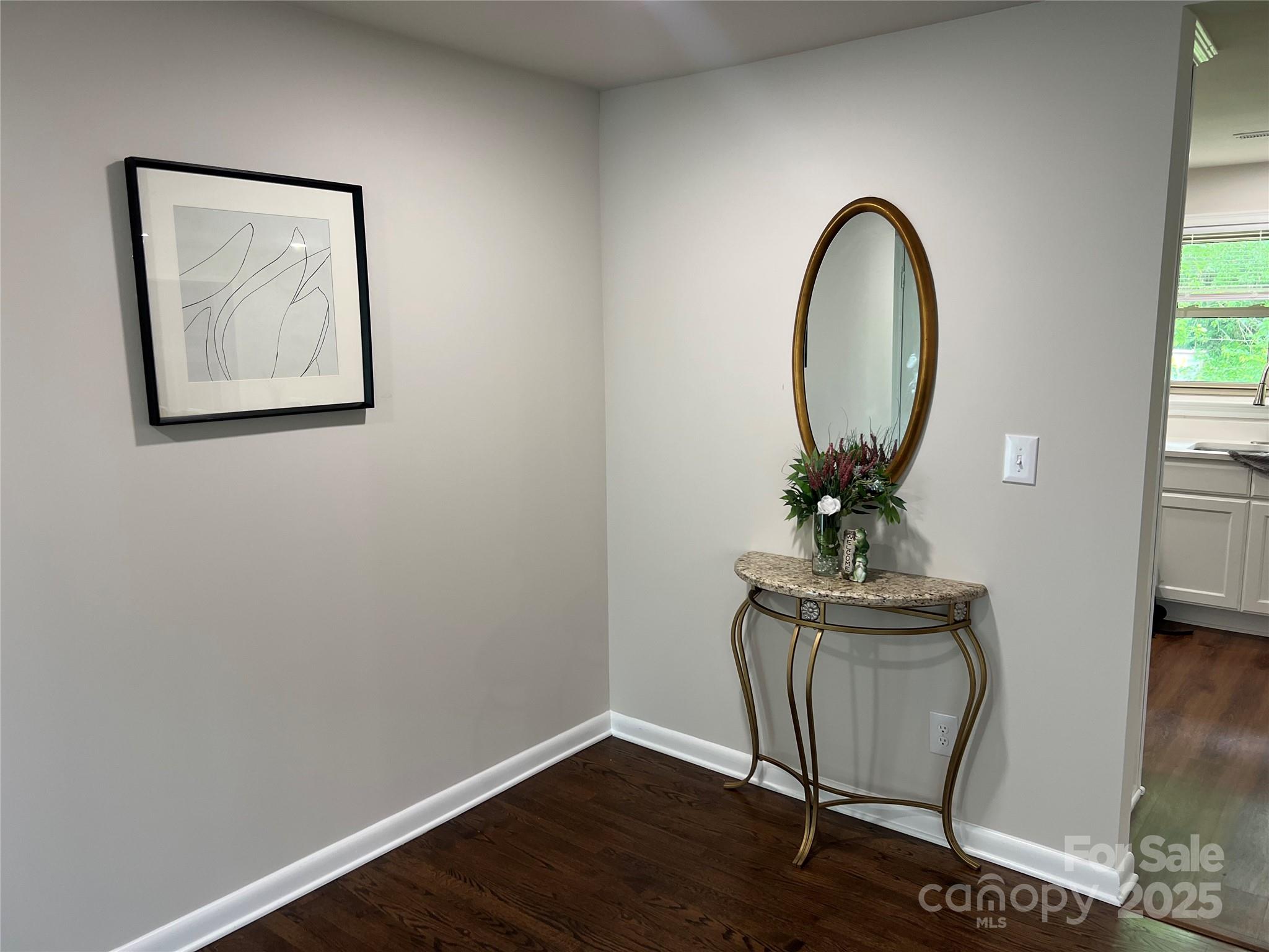 304 Westside Drive Property Photo 4