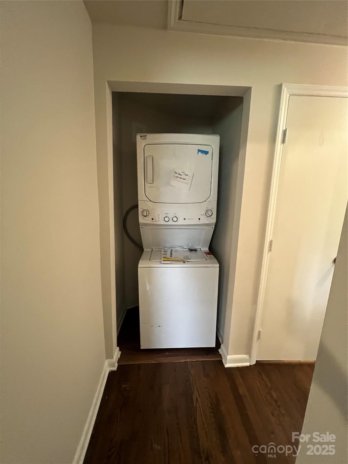 304 Westside Drive Property Photo 9