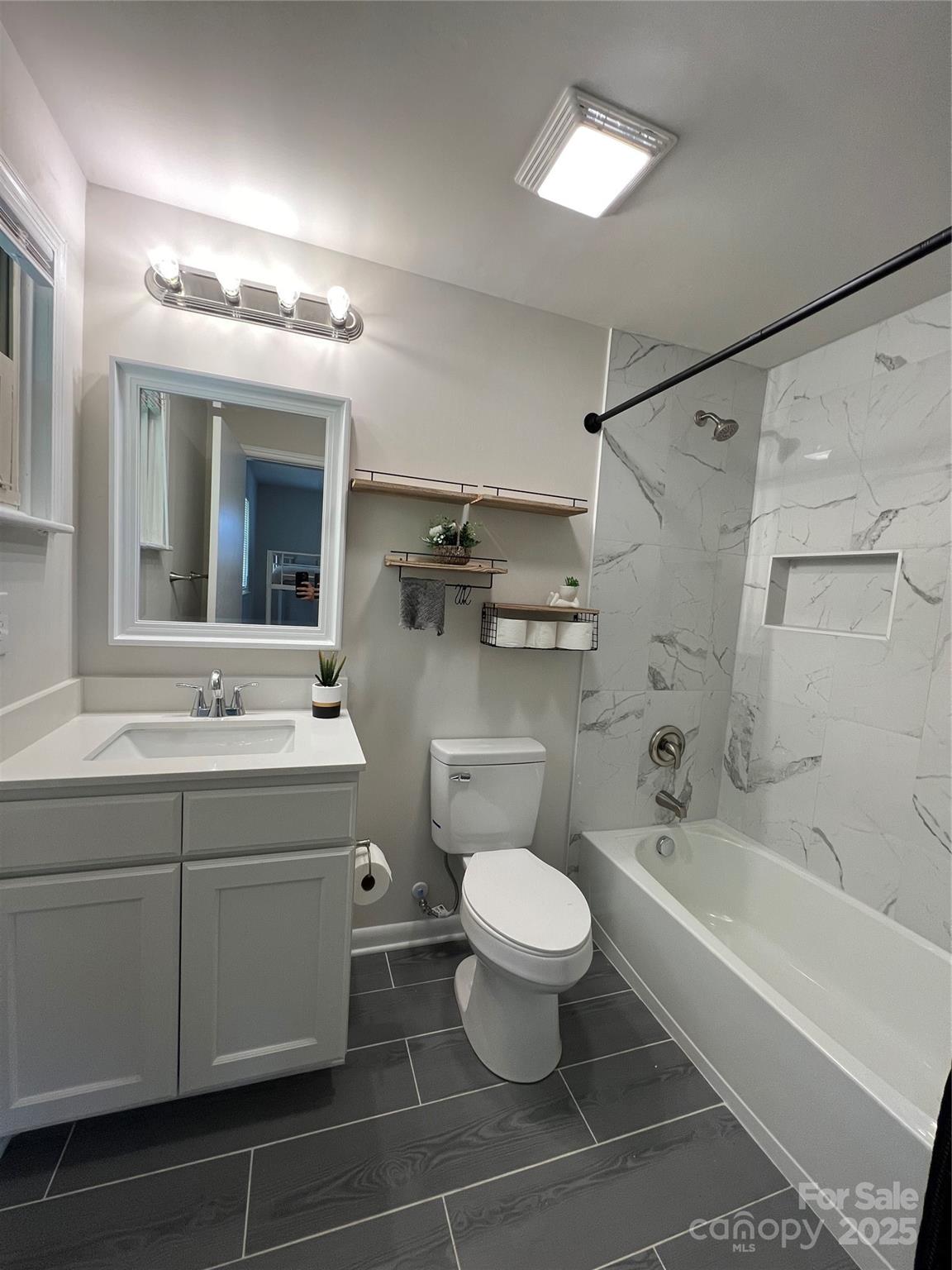 304 Westside Drive Property Photo 12