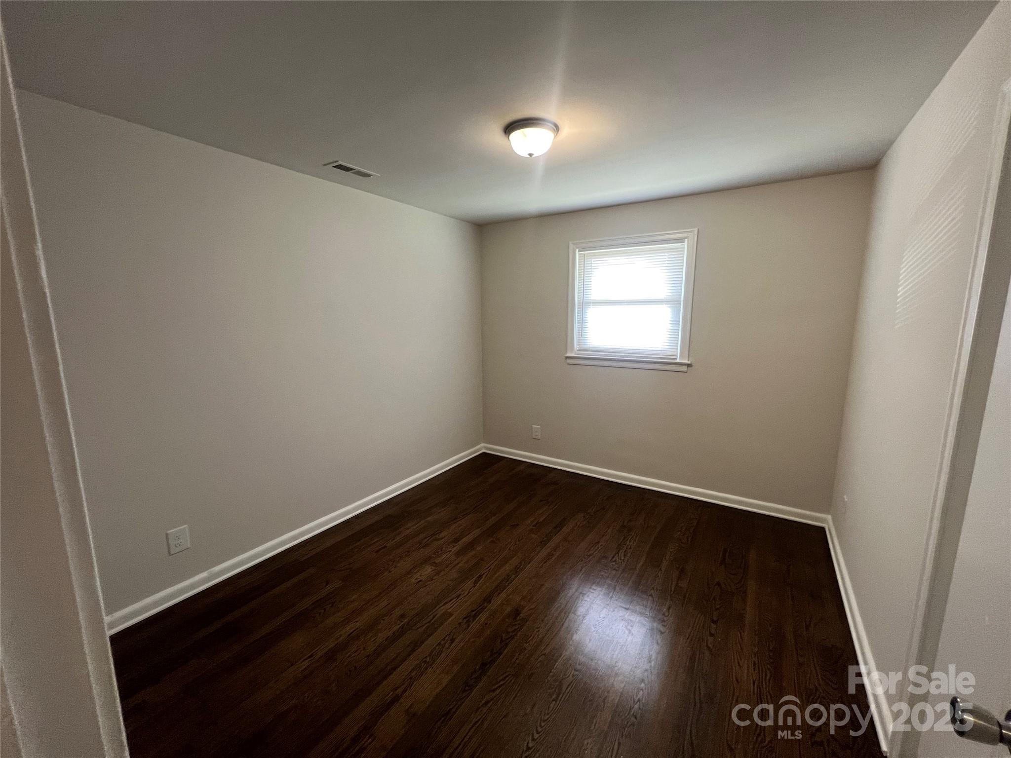 304 Westside Drive Property Photo 14