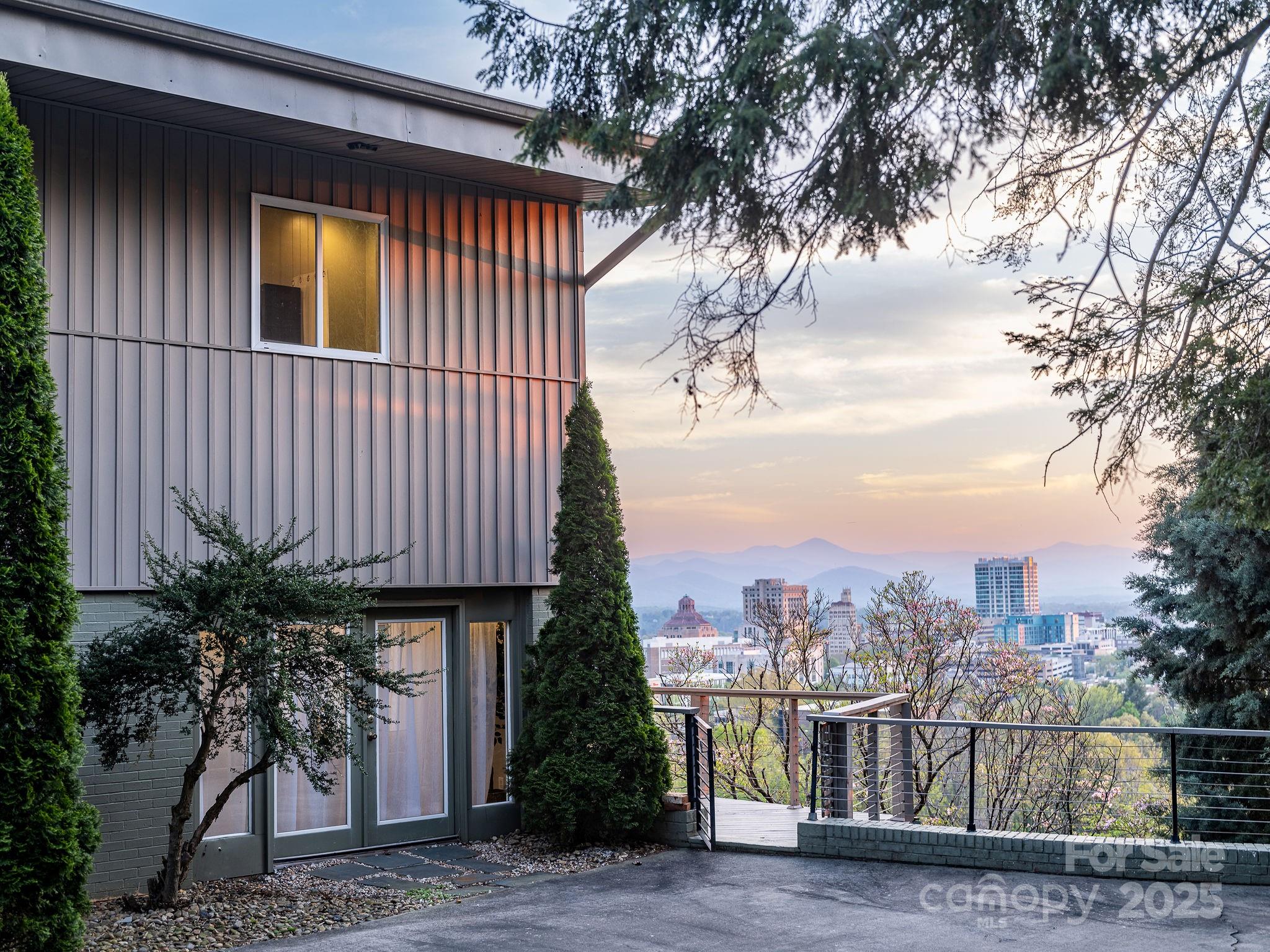 19 Westview Road Property Photo