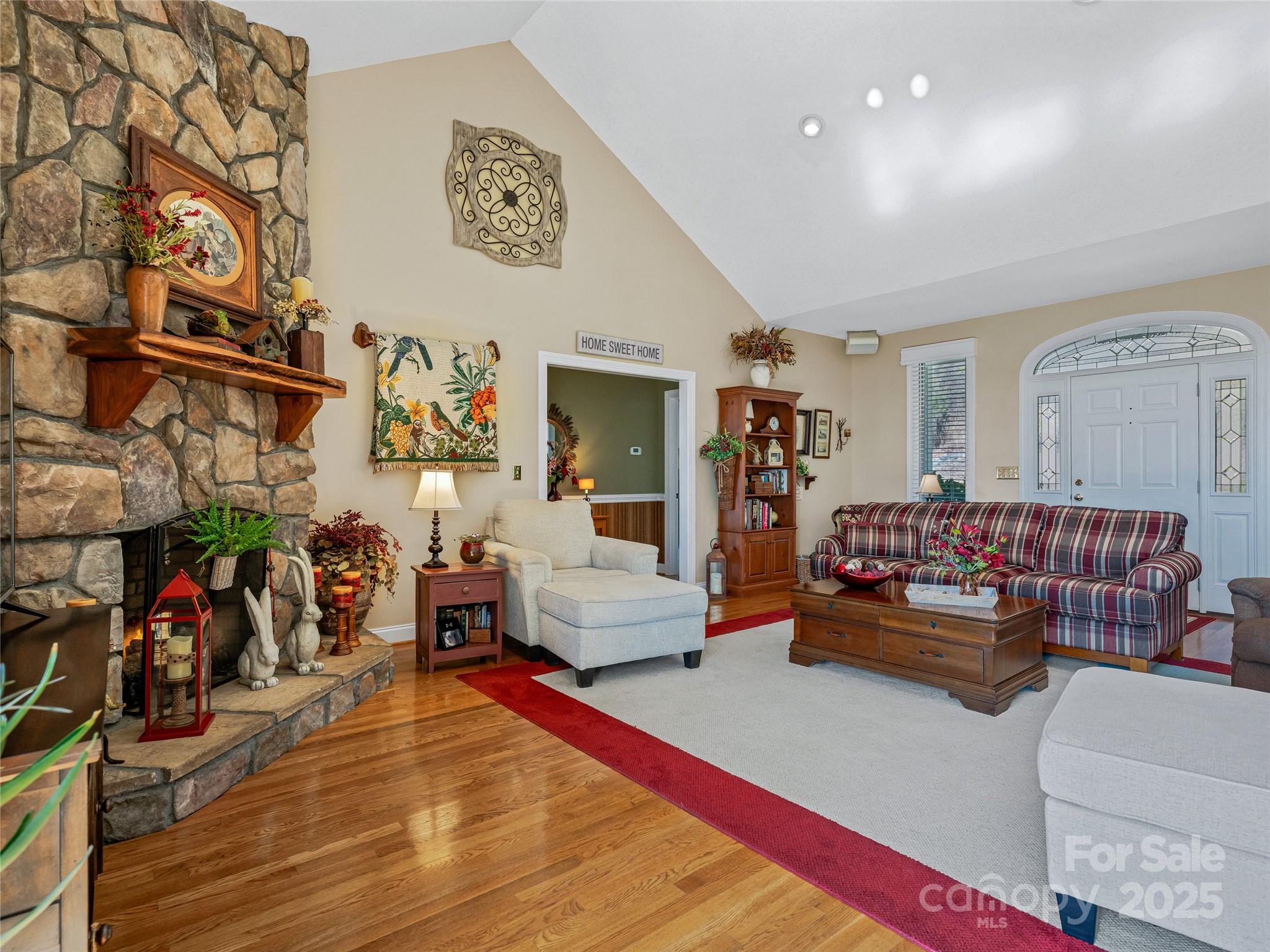 288 Hawks Point Drive Property Photo 4