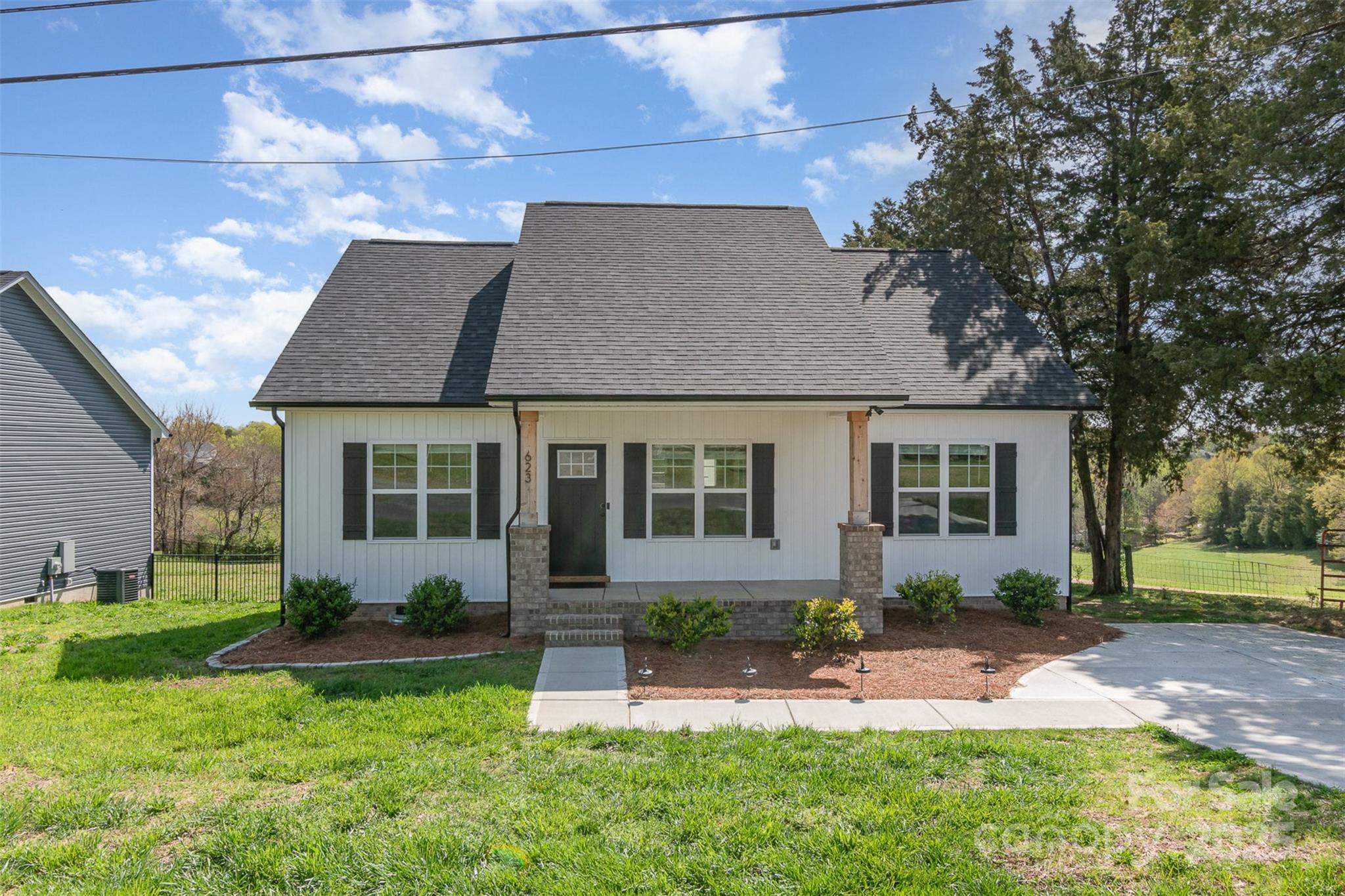 623 N Skyland Drive Property Photo