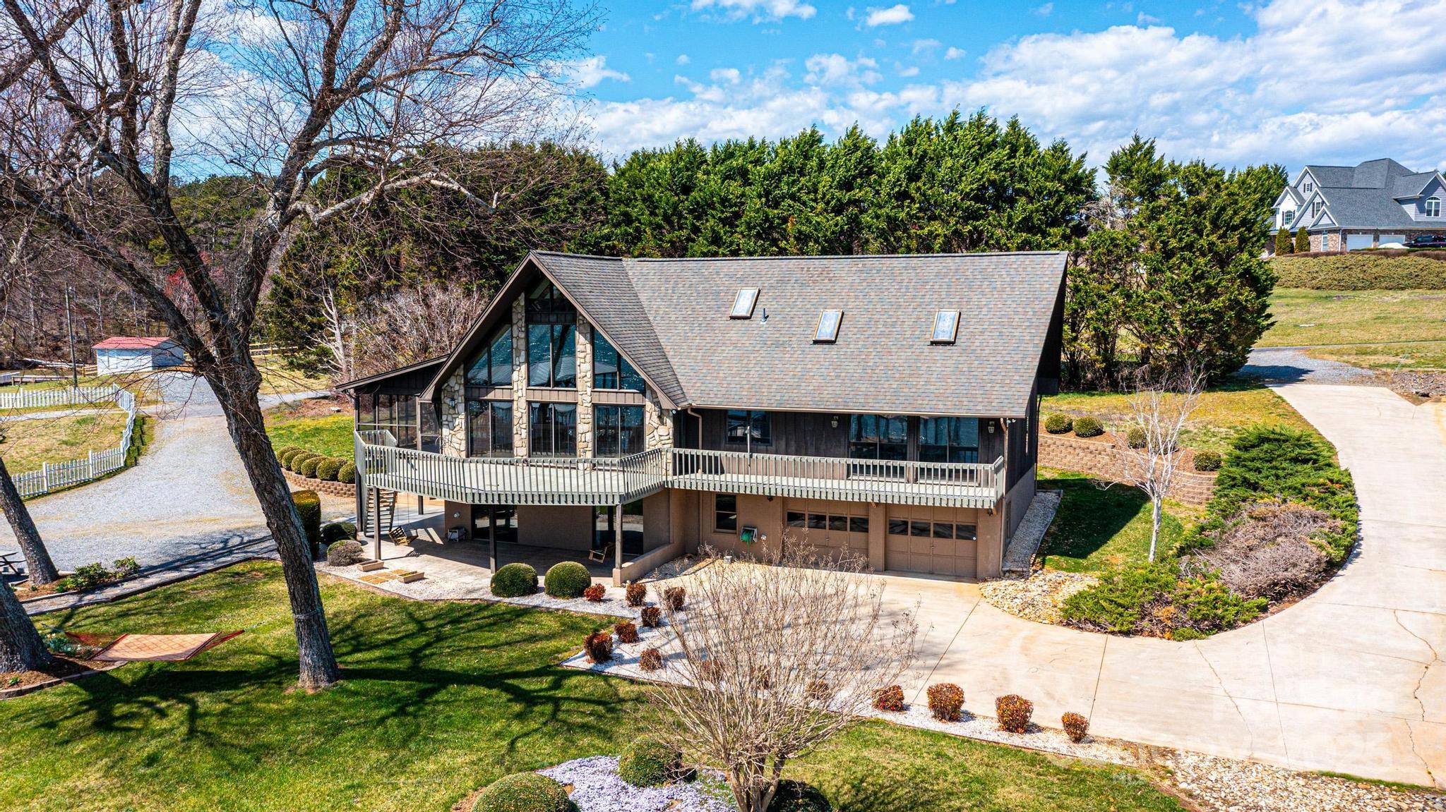 6133 Clearwater Road Property Photo