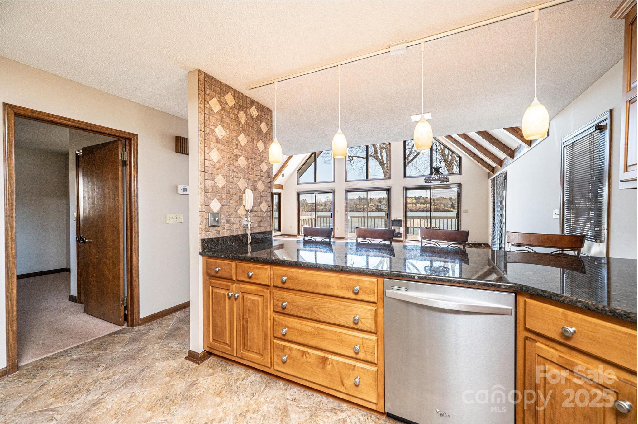 6133 Clearwater Road Property Photo 8