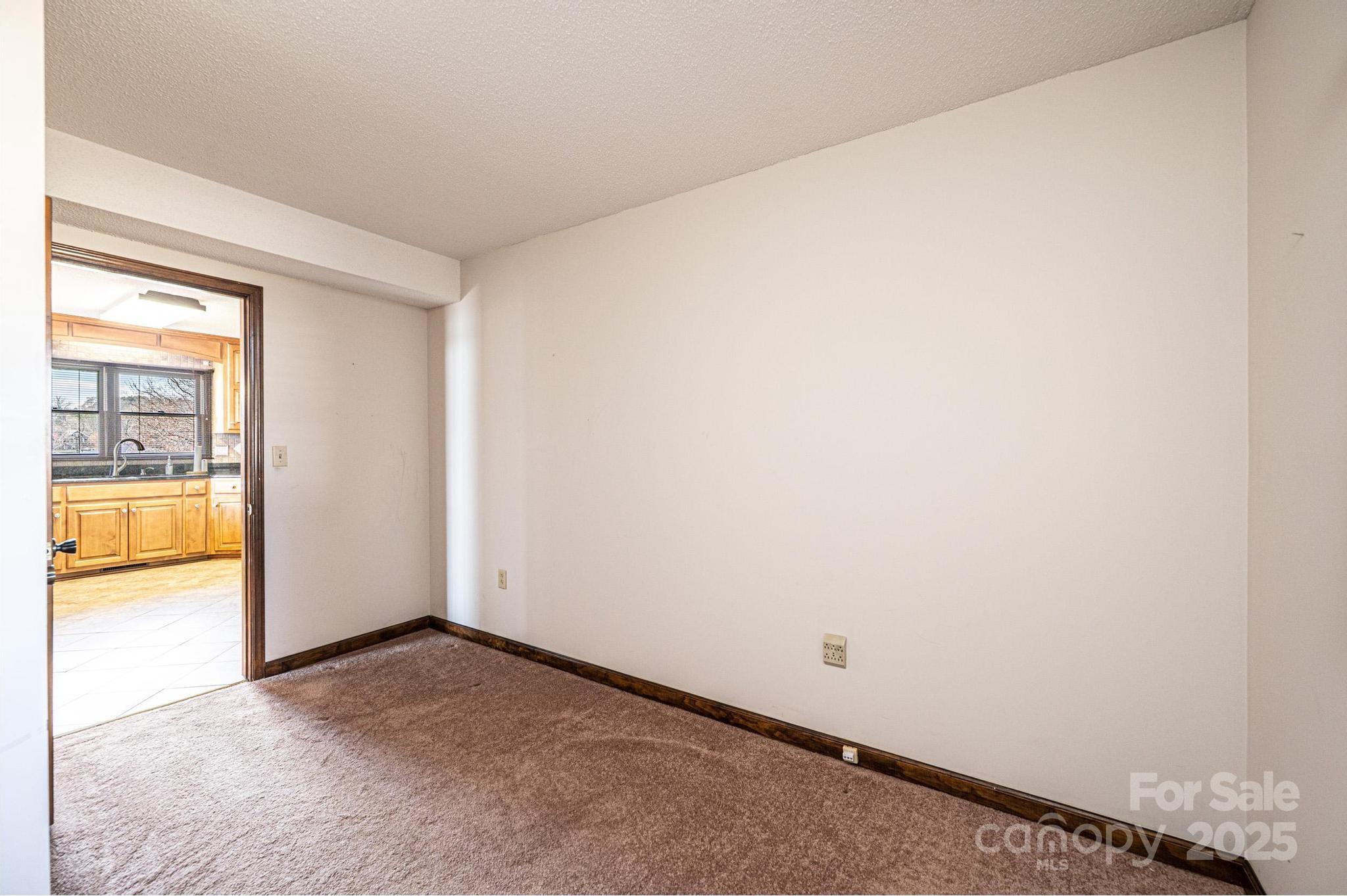 6133 Clearwater Road Property Photo 10