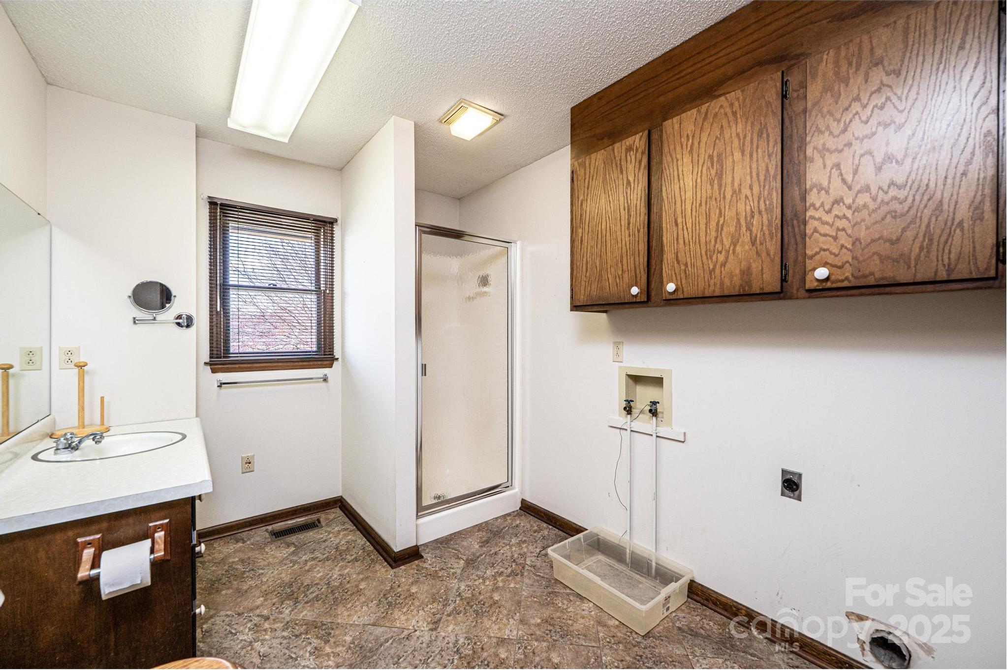 6133 Clearwater Road Property Photo 11