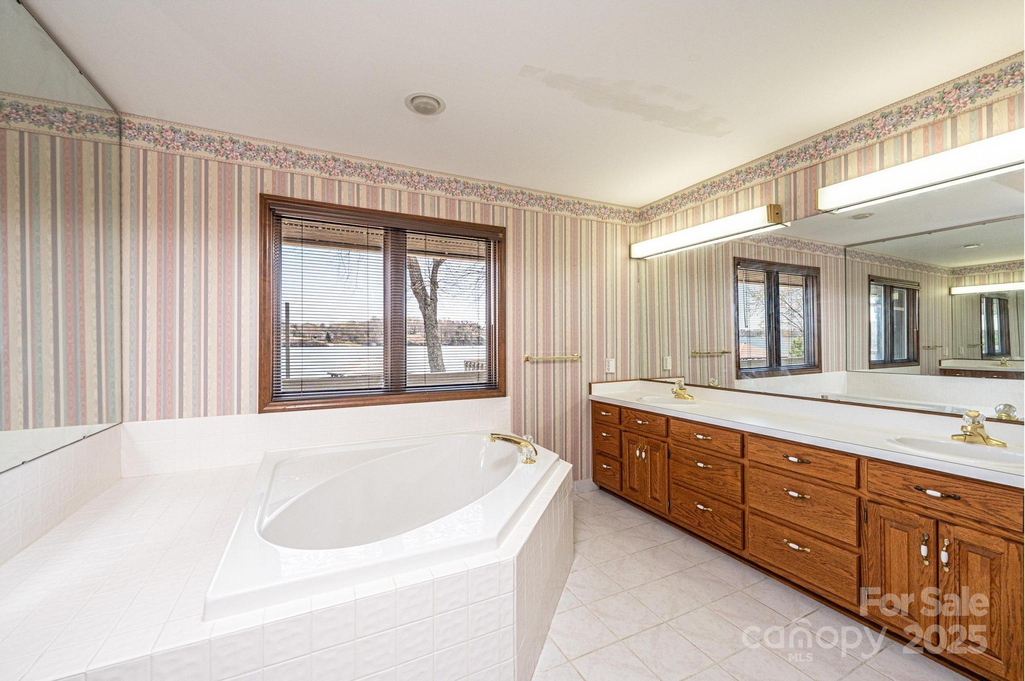 6133 Clearwater Road Property Photo 13