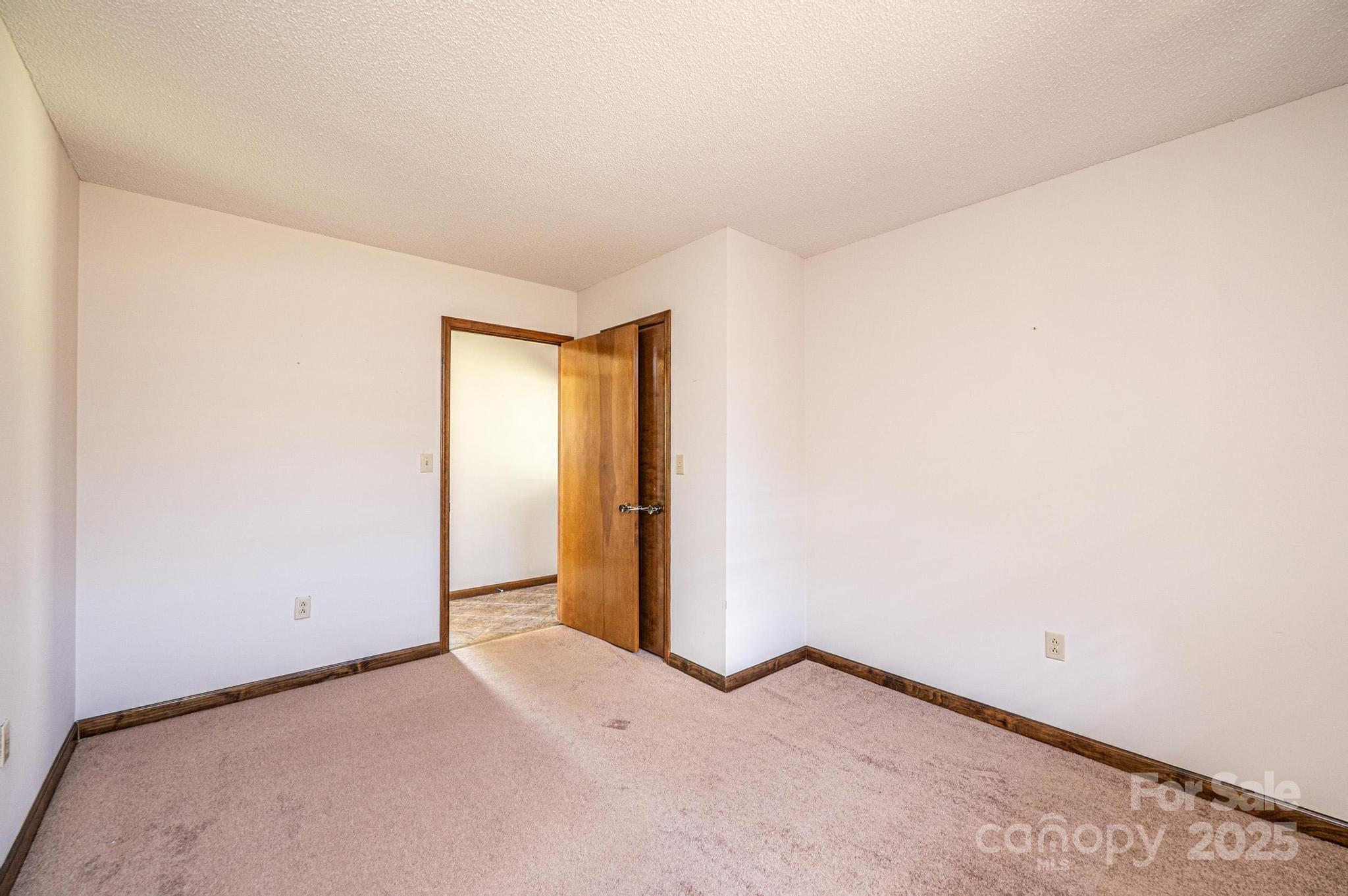 6133 Clearwater Road Property Photo 22