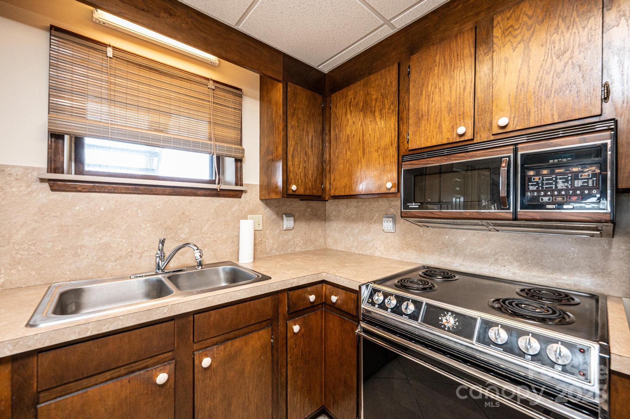 6133 Clearwater Road Property Photo 27