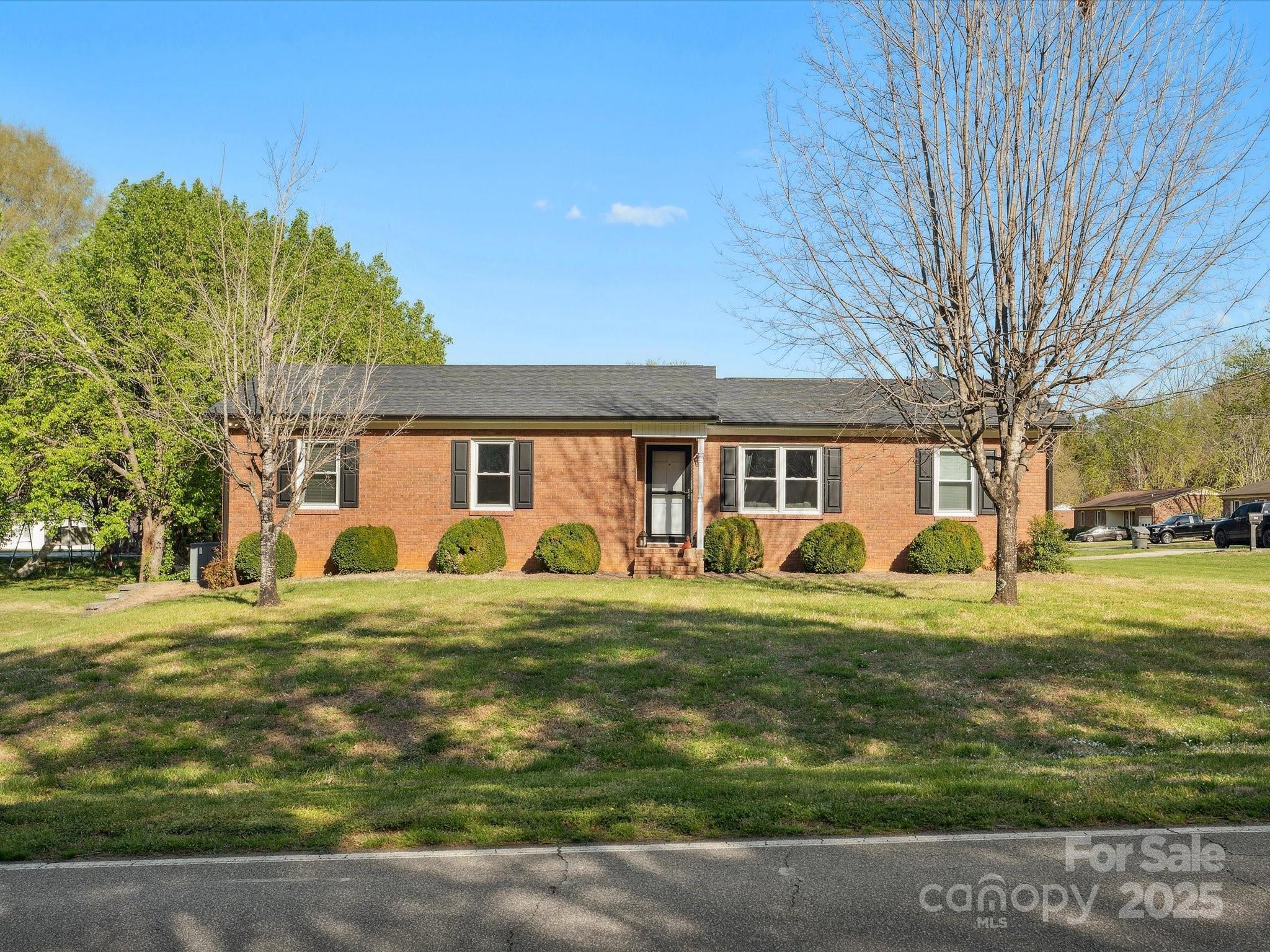 604 Salisbury Street Property Photo