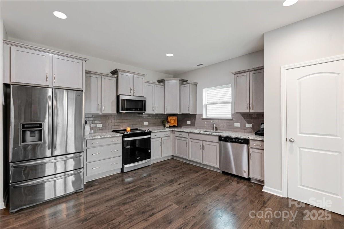 5143 Arbordale Way Property Photo 1
