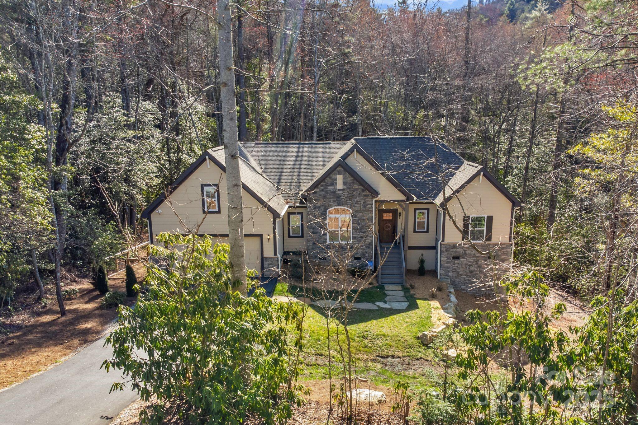39 Pine Forest Court Property Photo