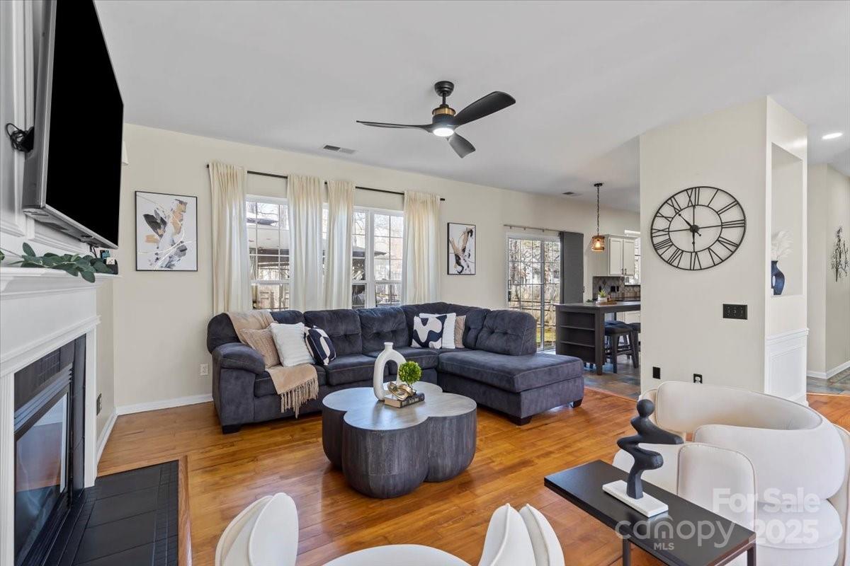 6645 Allness Glen Lane Property Photo 10