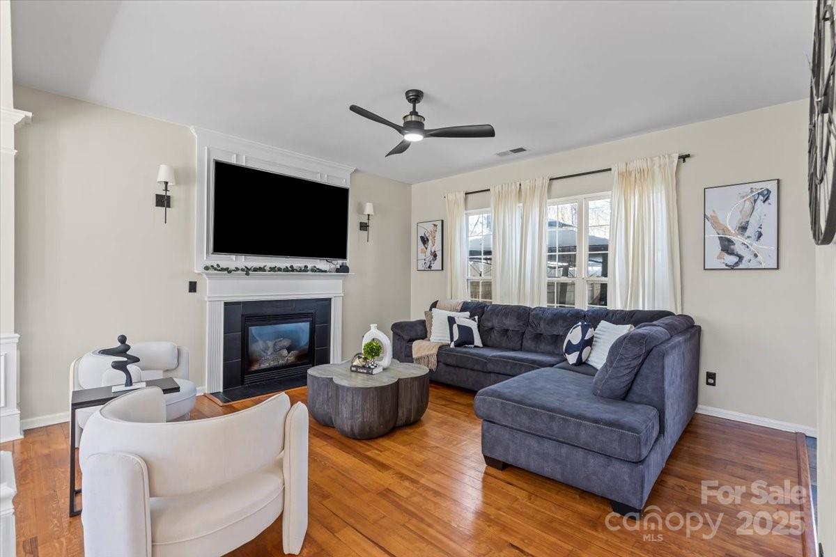 6645 Allness Glen Lane Property Photo 11