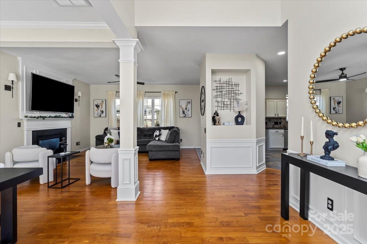 6645 Allness Glen Lane Property Photo 13