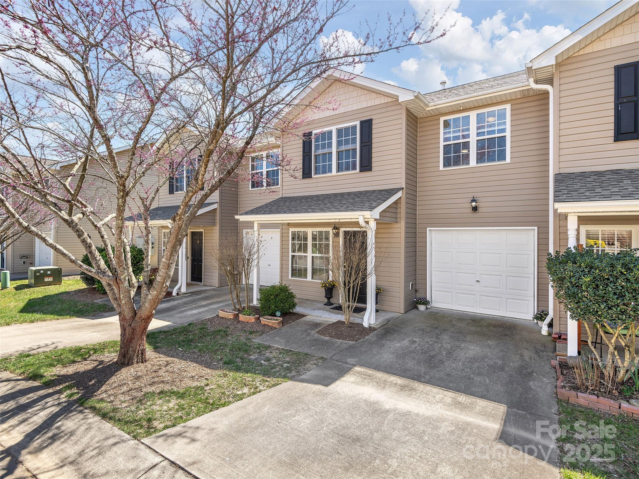 75 Lanceford Circle Property Photo