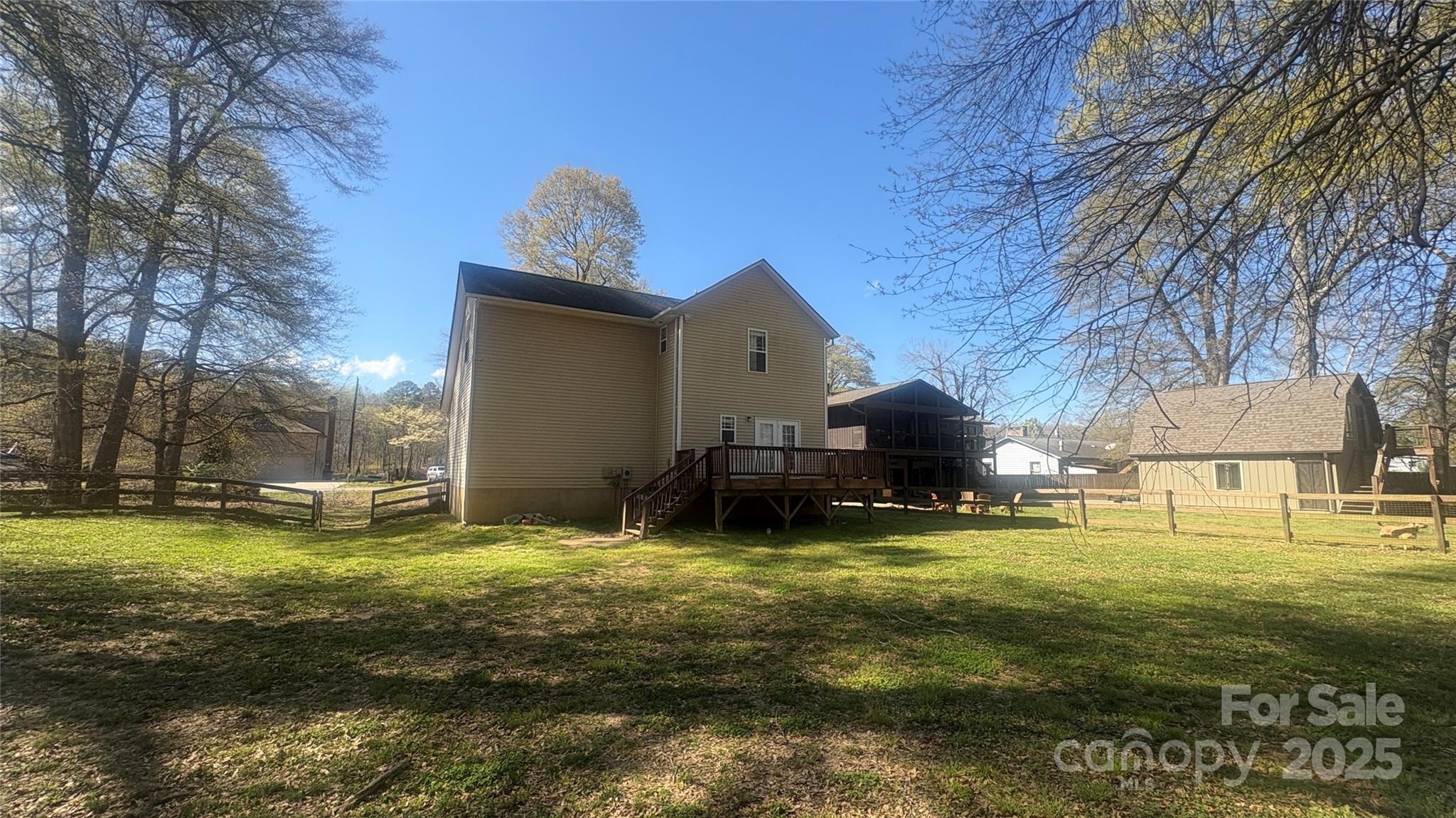 1134 Riverside Drive Property Photo 4