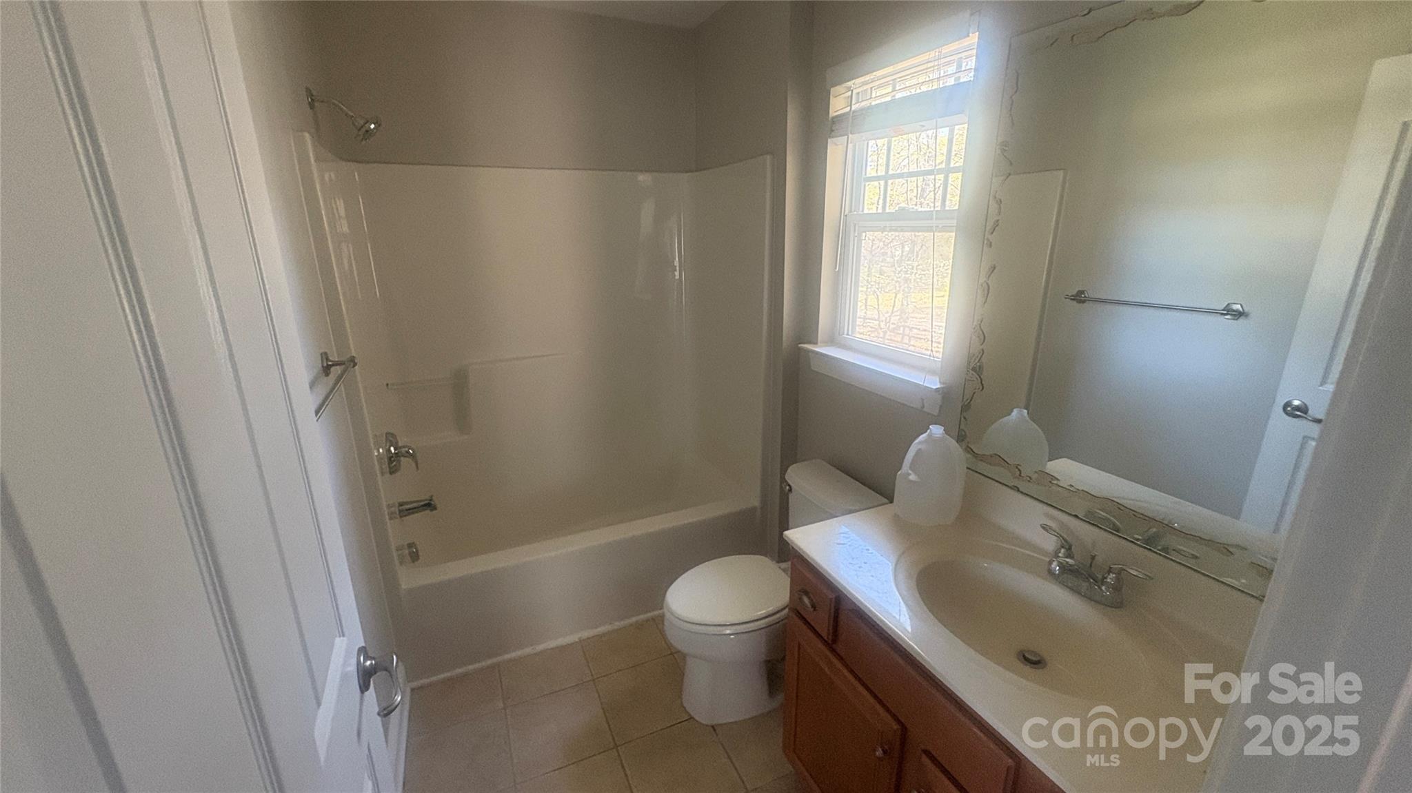 1134 Riverside Drive Property Photo 9