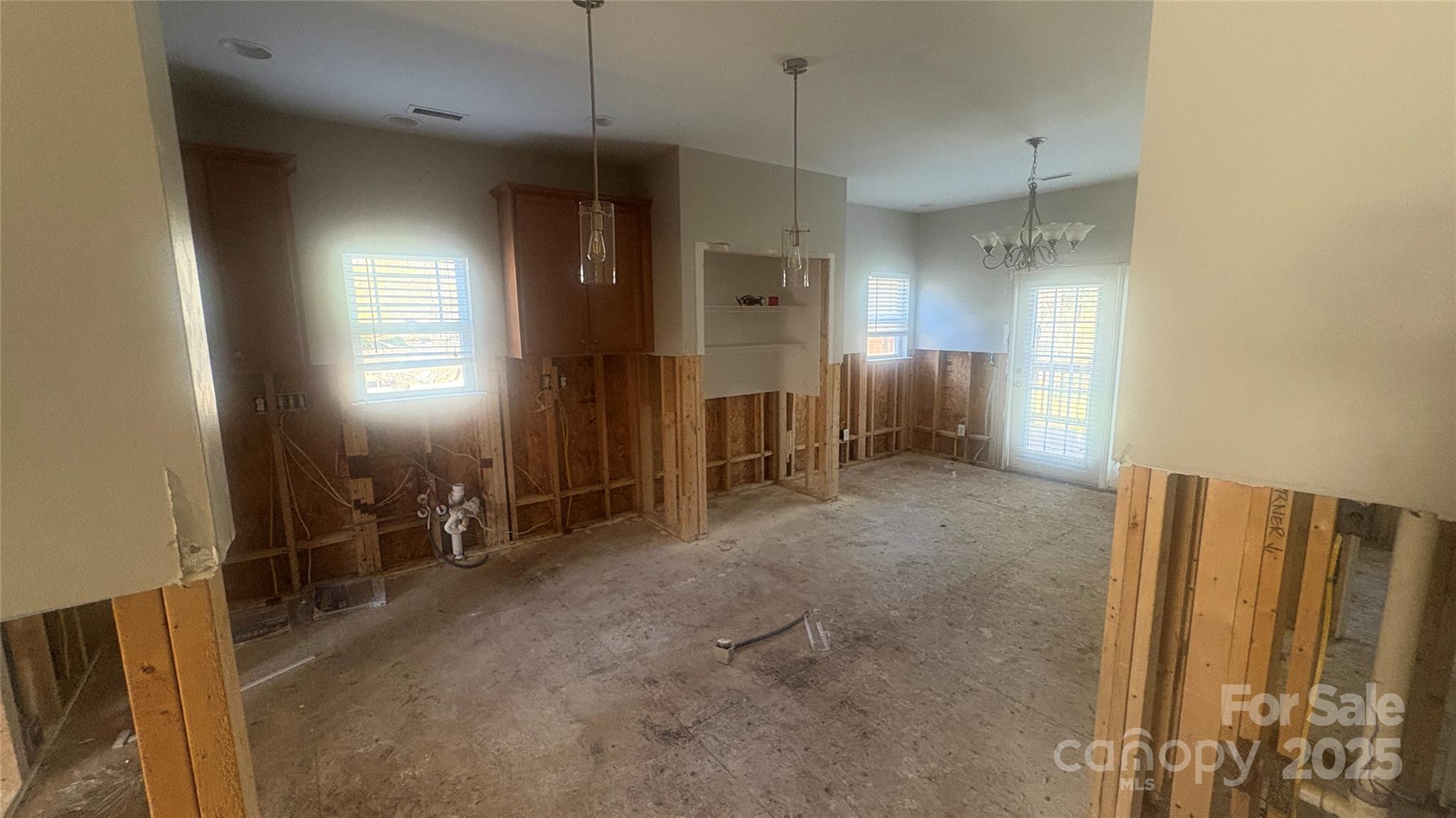 1134 Riverside Drive Property Photo 19