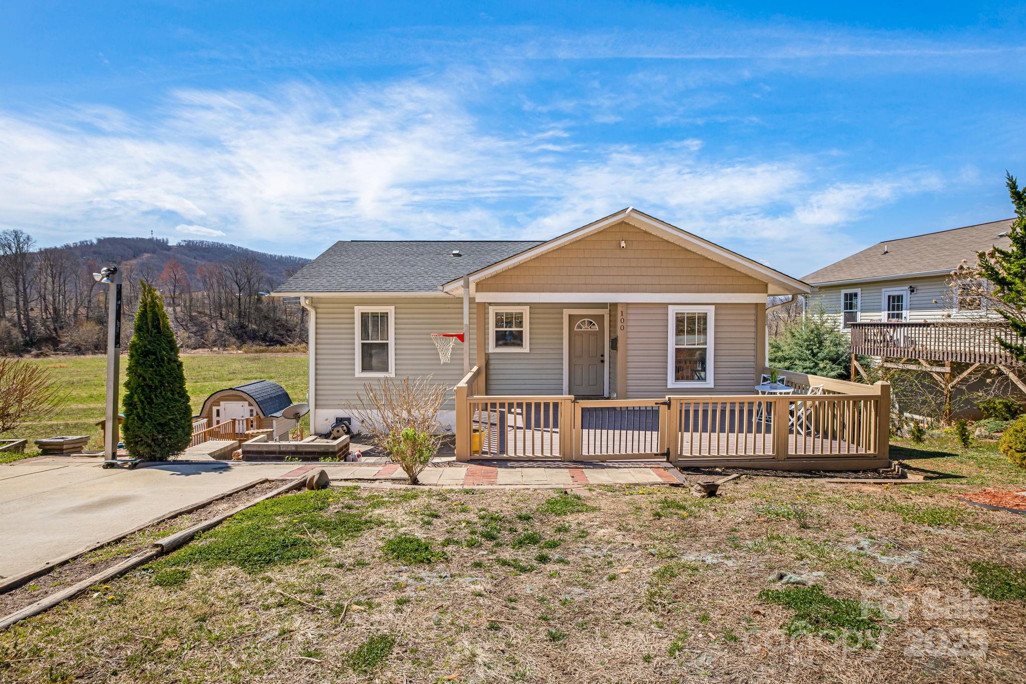 100 Warren Haynes Drive Property Photo 1