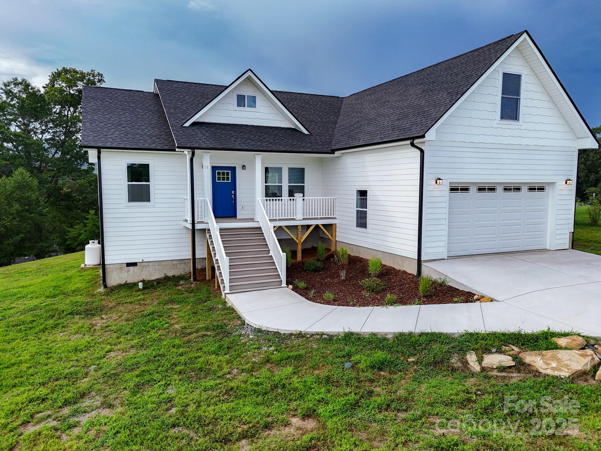 73 Montchannin Heights Property Photo 2