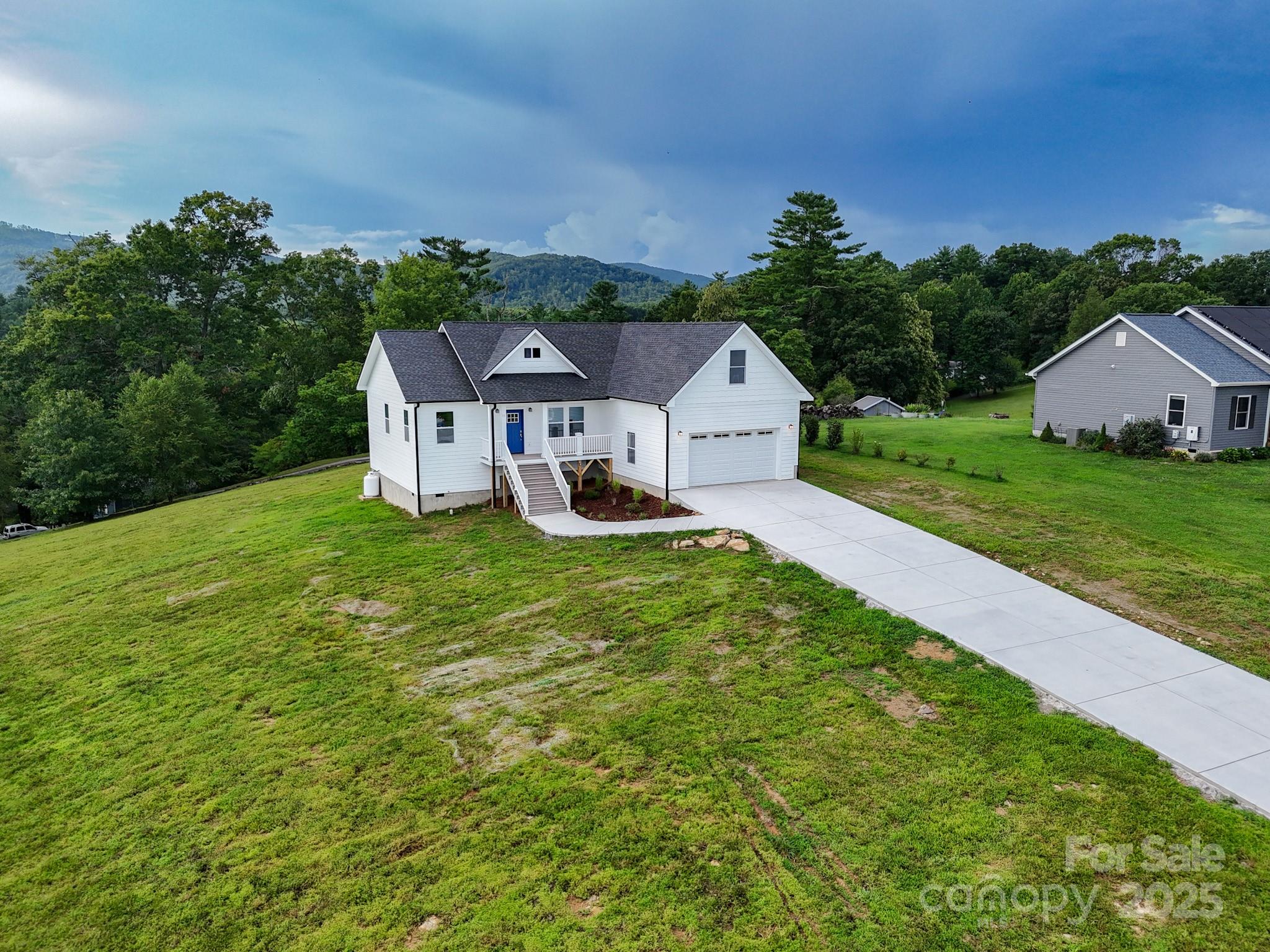73 Montchannin Heights Property Photo 6