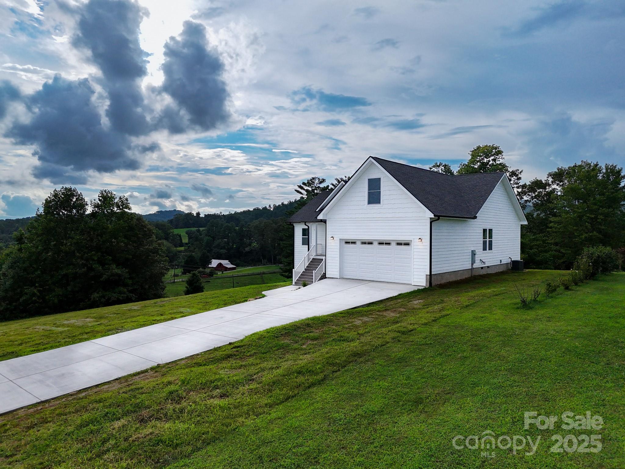 73 Montchannin Heights Property Photo 9