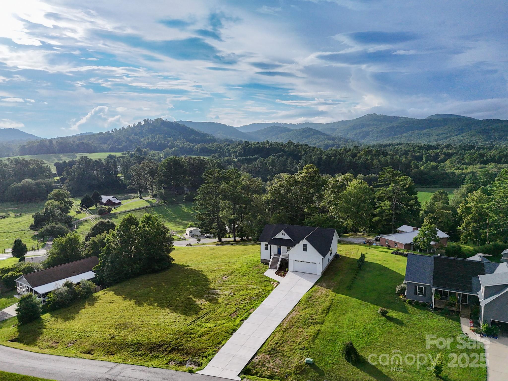 73 Montchannin Heights Property Photo 10