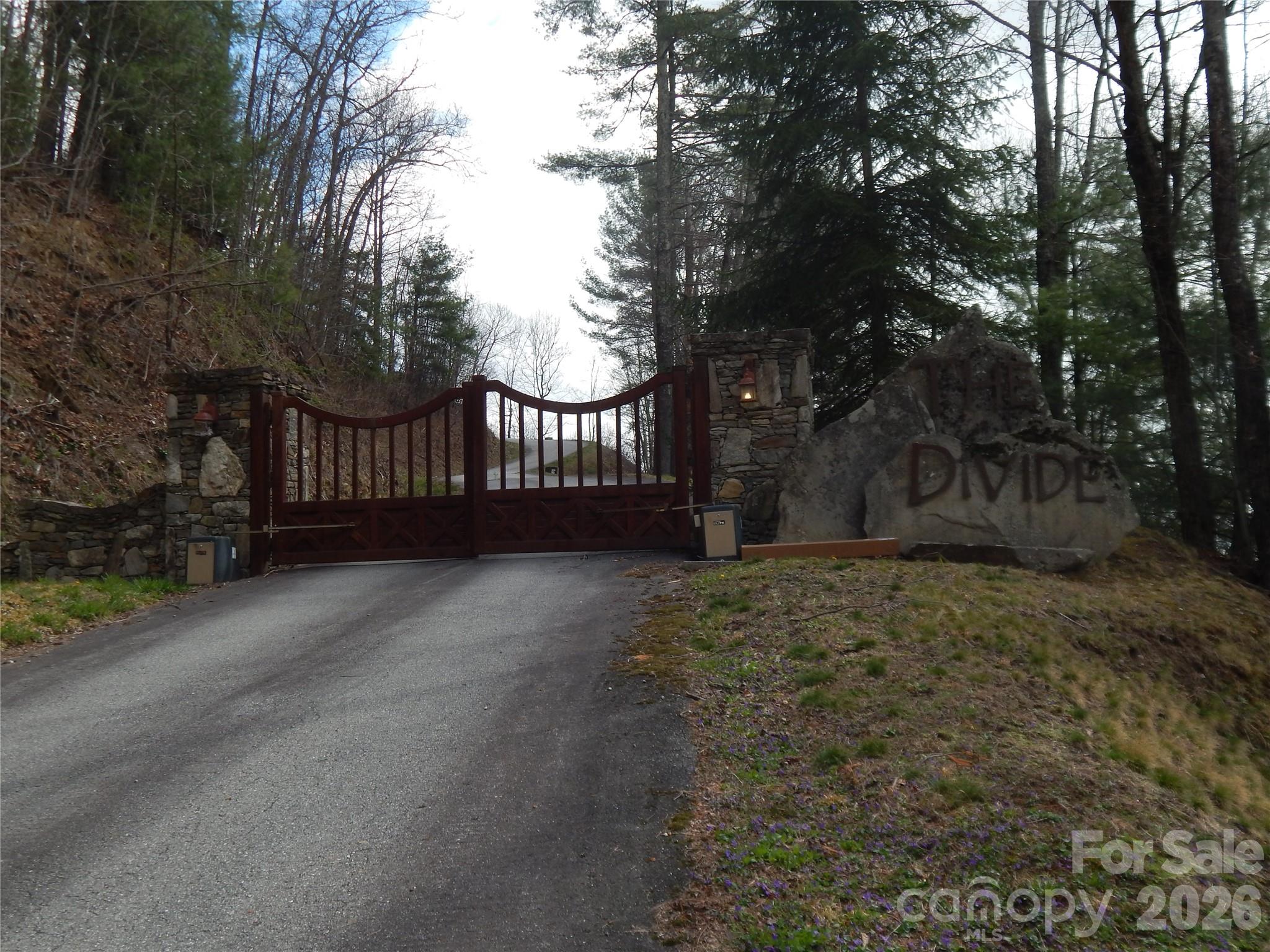 5 Sigogglin Trail Property Photo 2