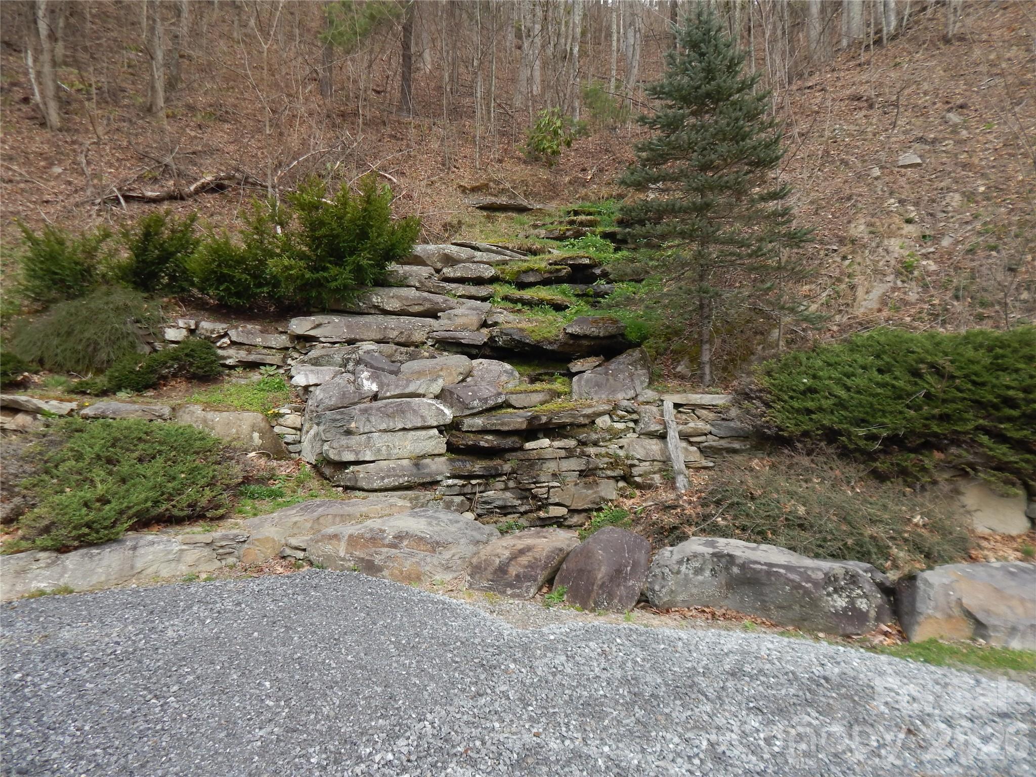 5 Sigogglin Trail Property Photo 8