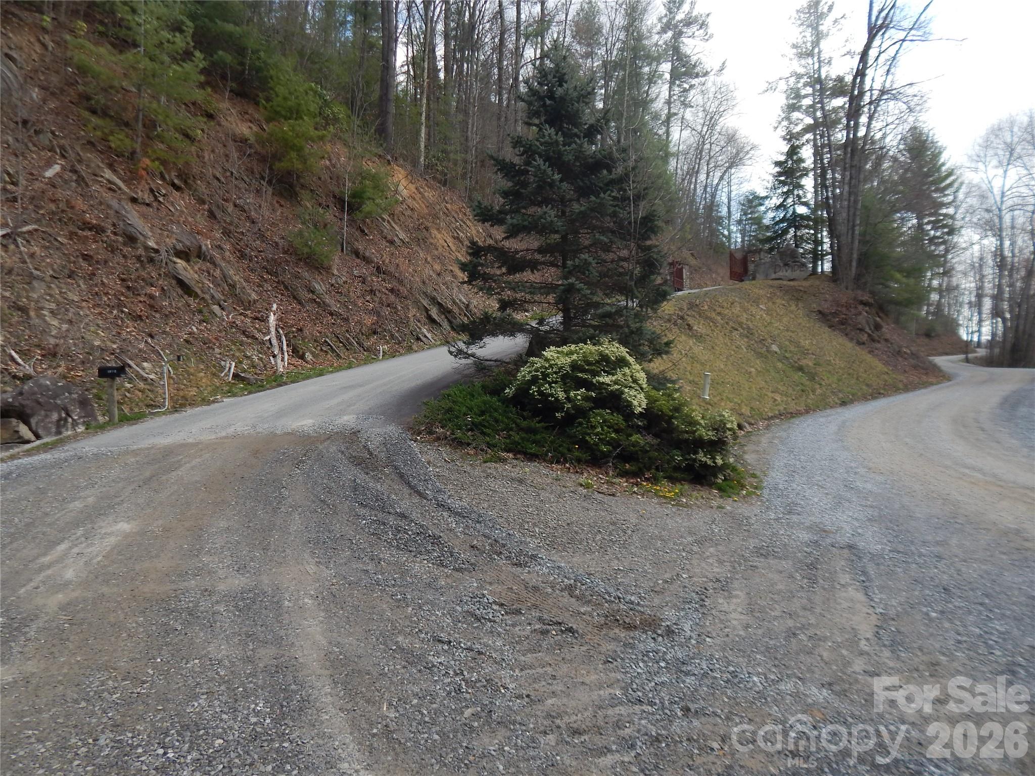 5 Sigogglin Trail Property Photo 9