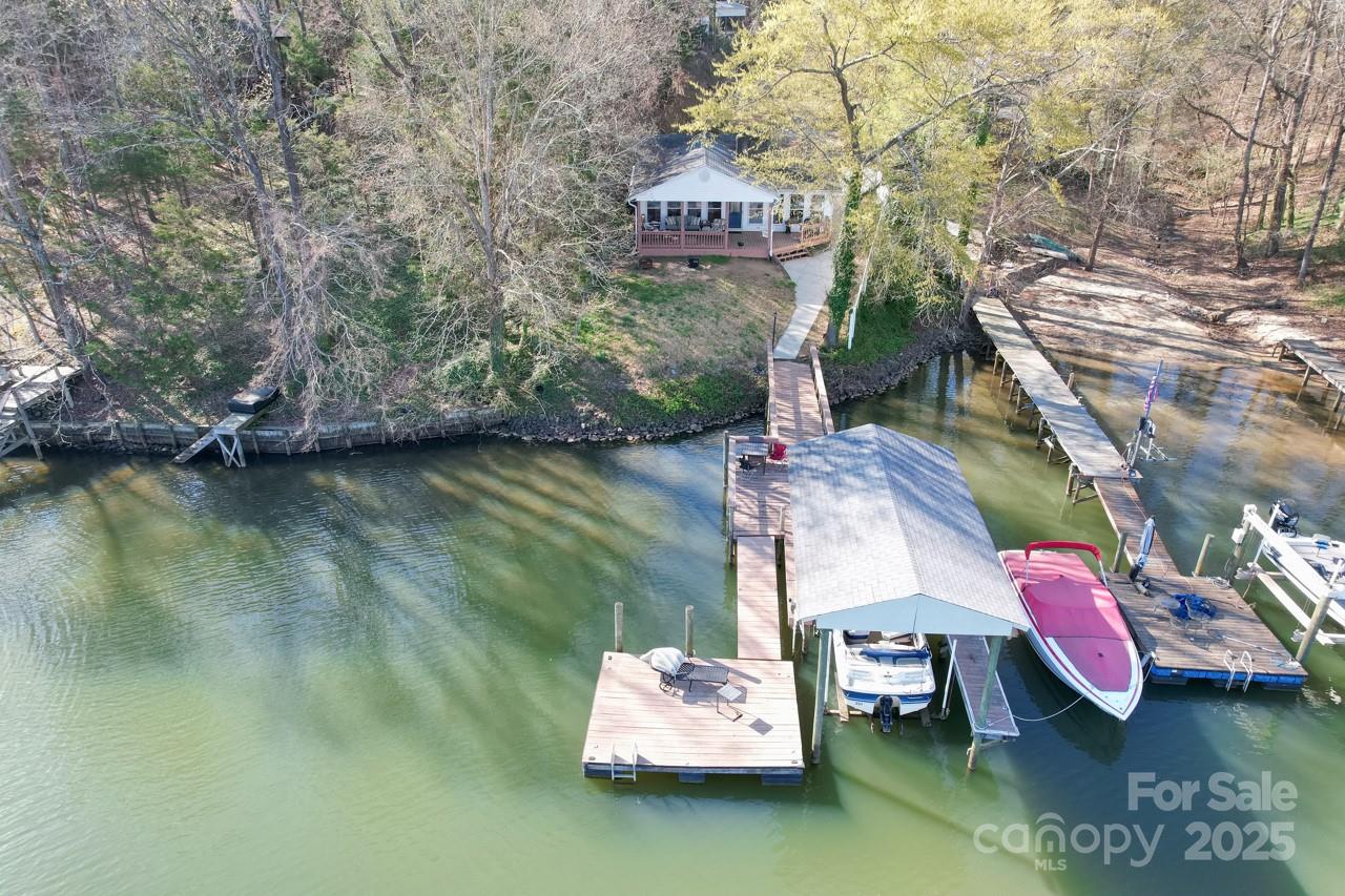 1657 Bowater Road Property Photo 1