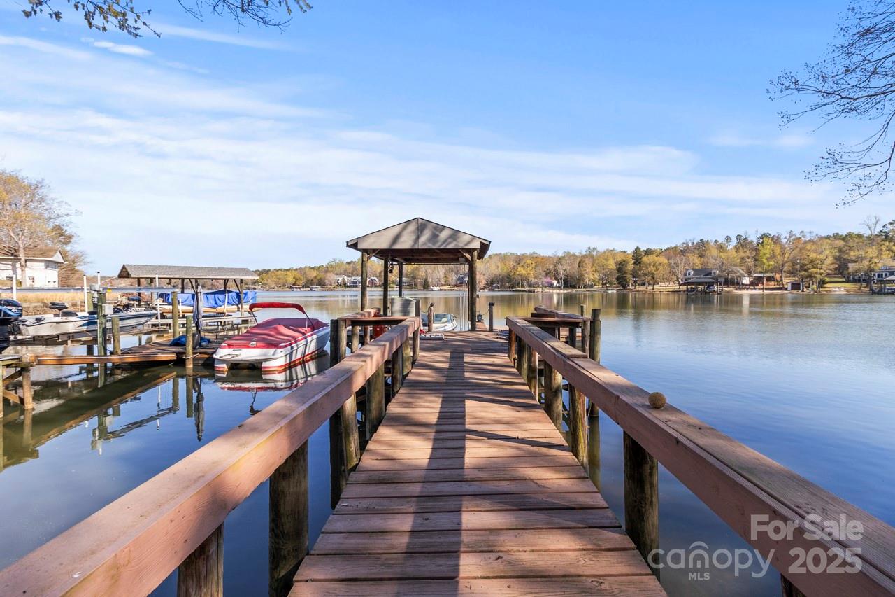 1657 Bowater Road Property Photo 4