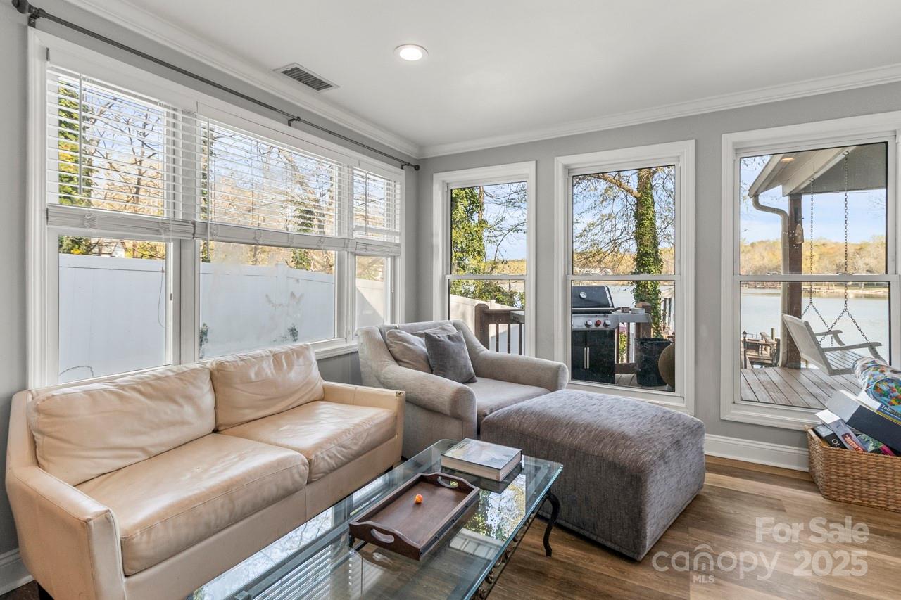 1657 Bowater Road Property Photo 15