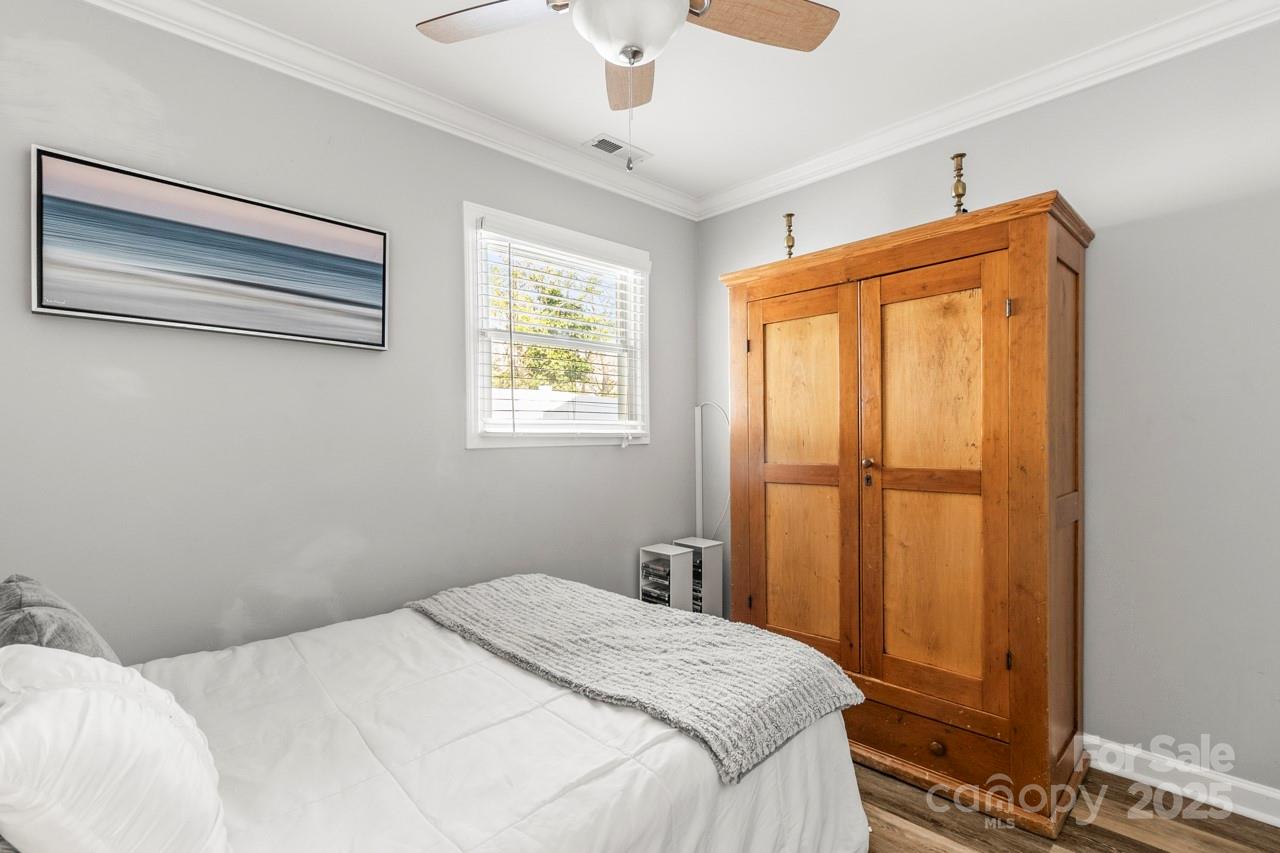 1657 Bowater Road Property Photo 17