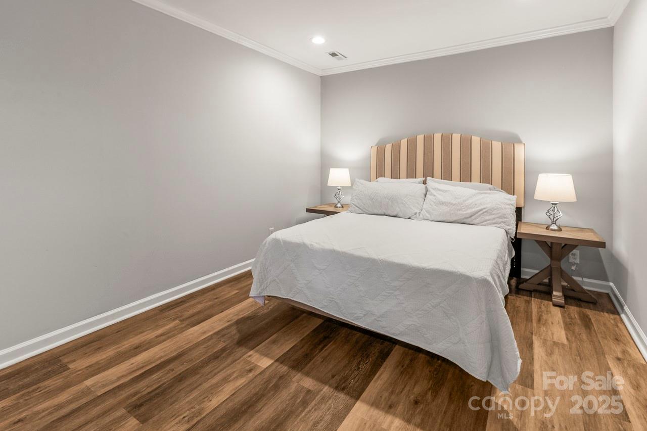 1657 Bowater Road Property Photo 20