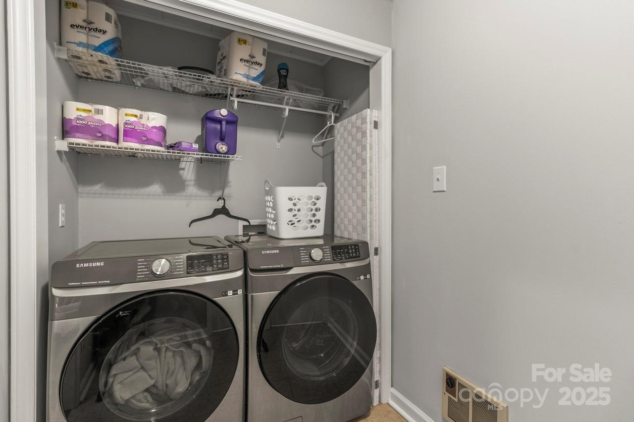 1657 Bowater Road Property Photo 23