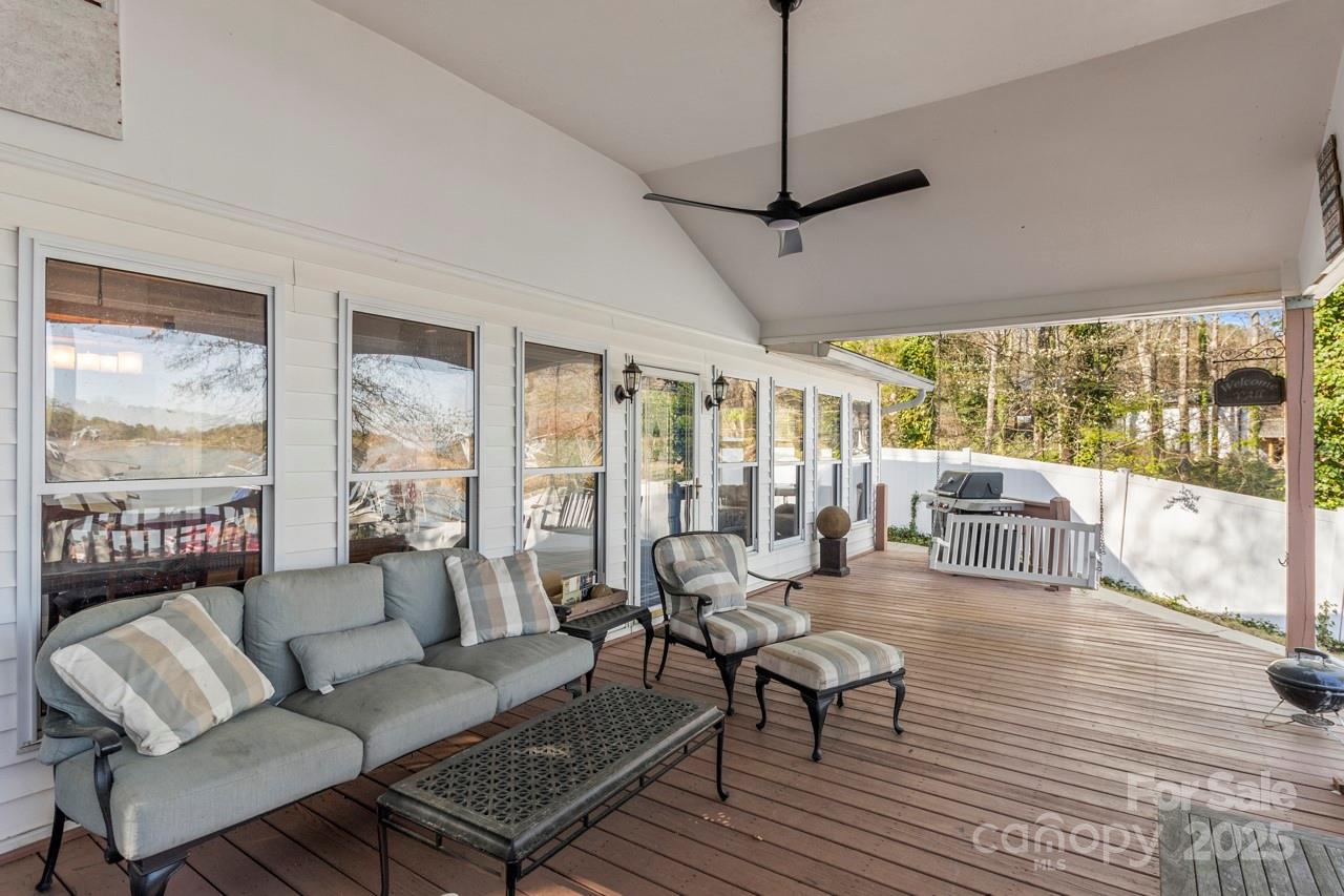 1657 Bowater Road Property Photo 25