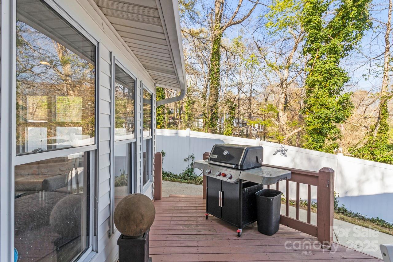 1657 Bowater Road Property Photo 26