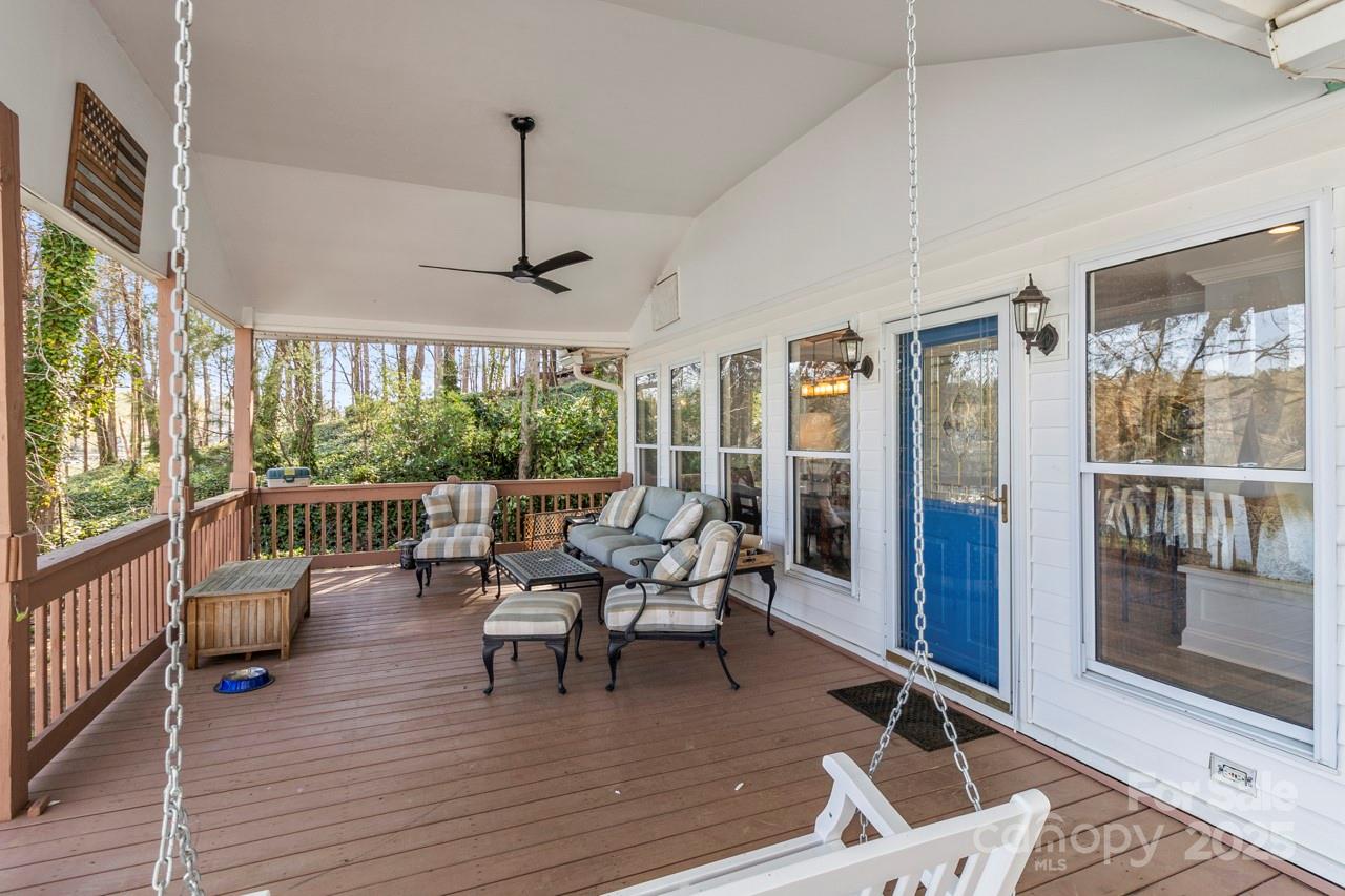 1657 Bowater Road Property Photo 28