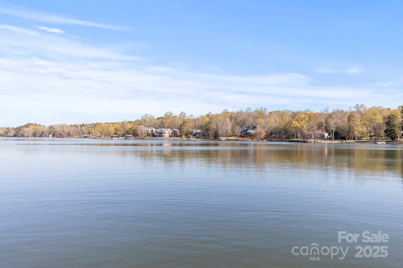 1657 Bowater Road Property Photo 29