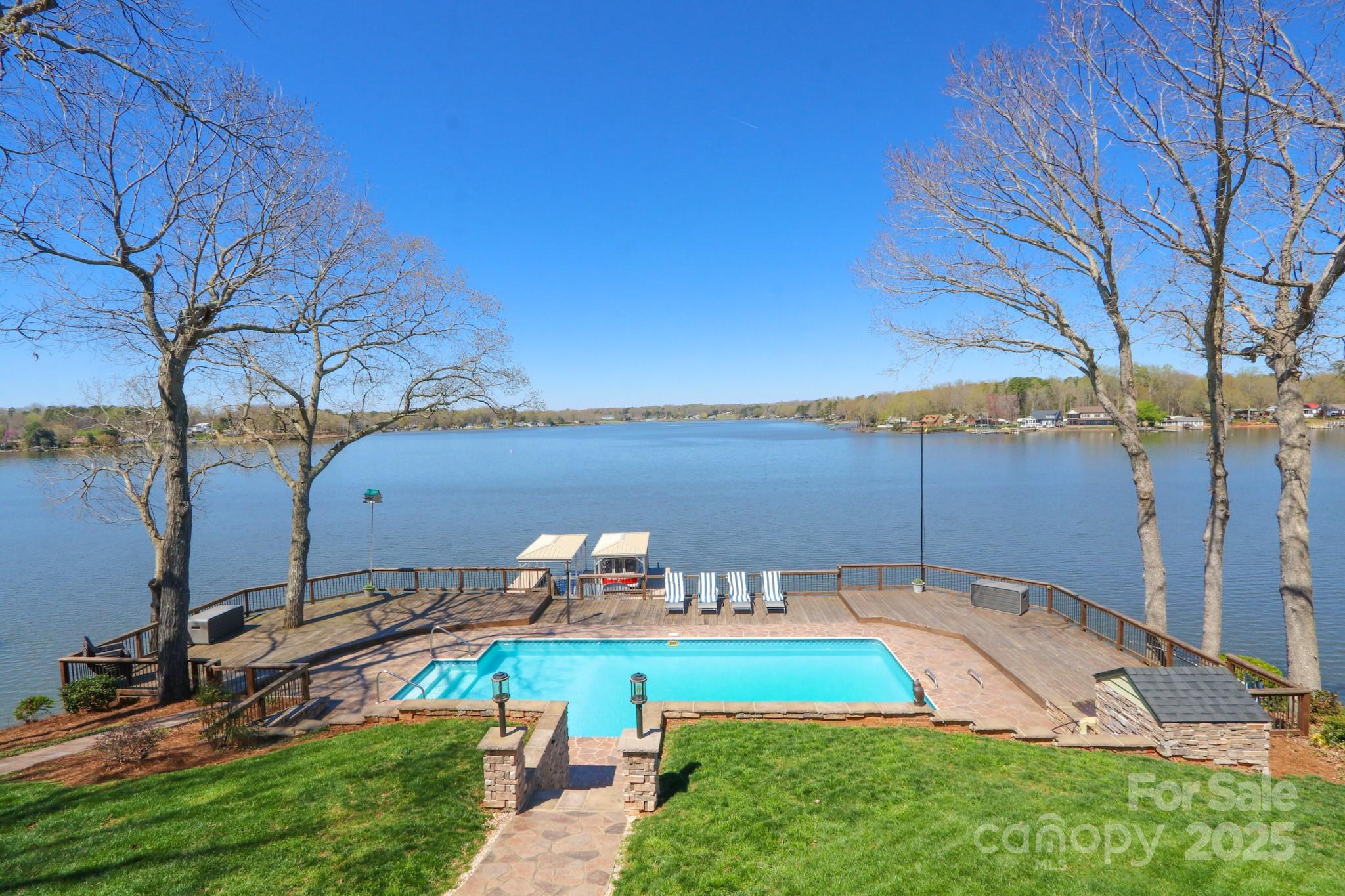 231 Larkspur Lane Property Photo